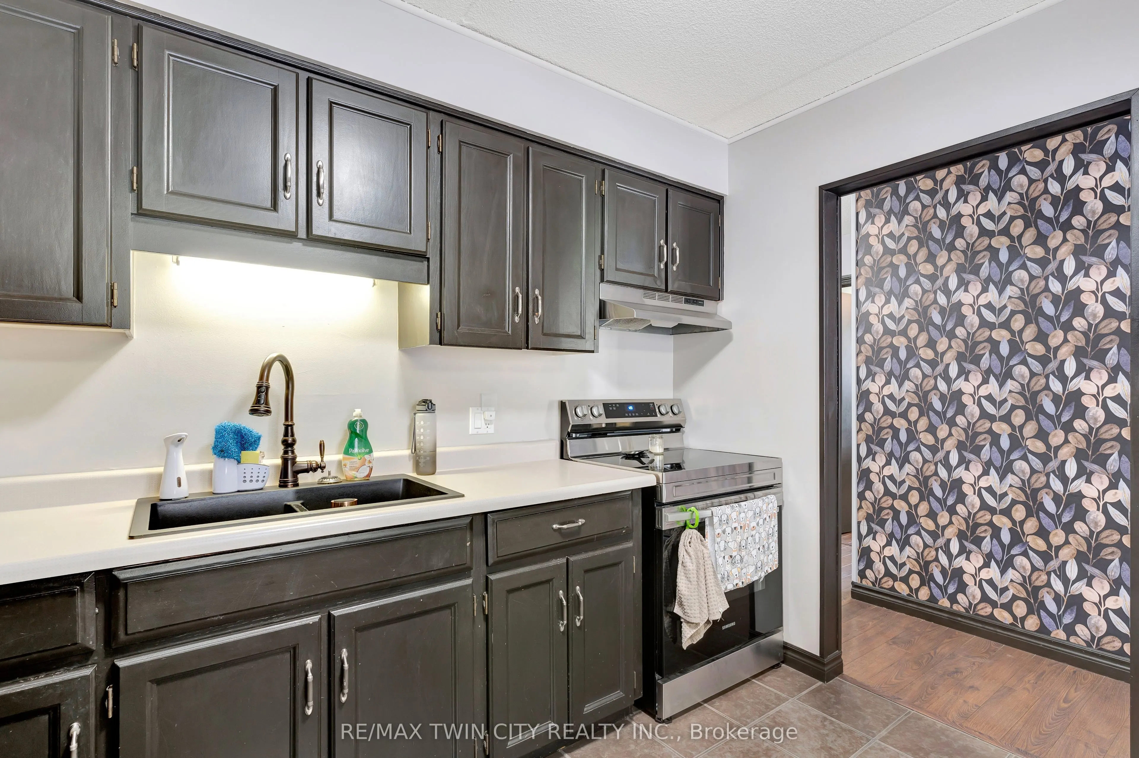 401 Erb Street, #203