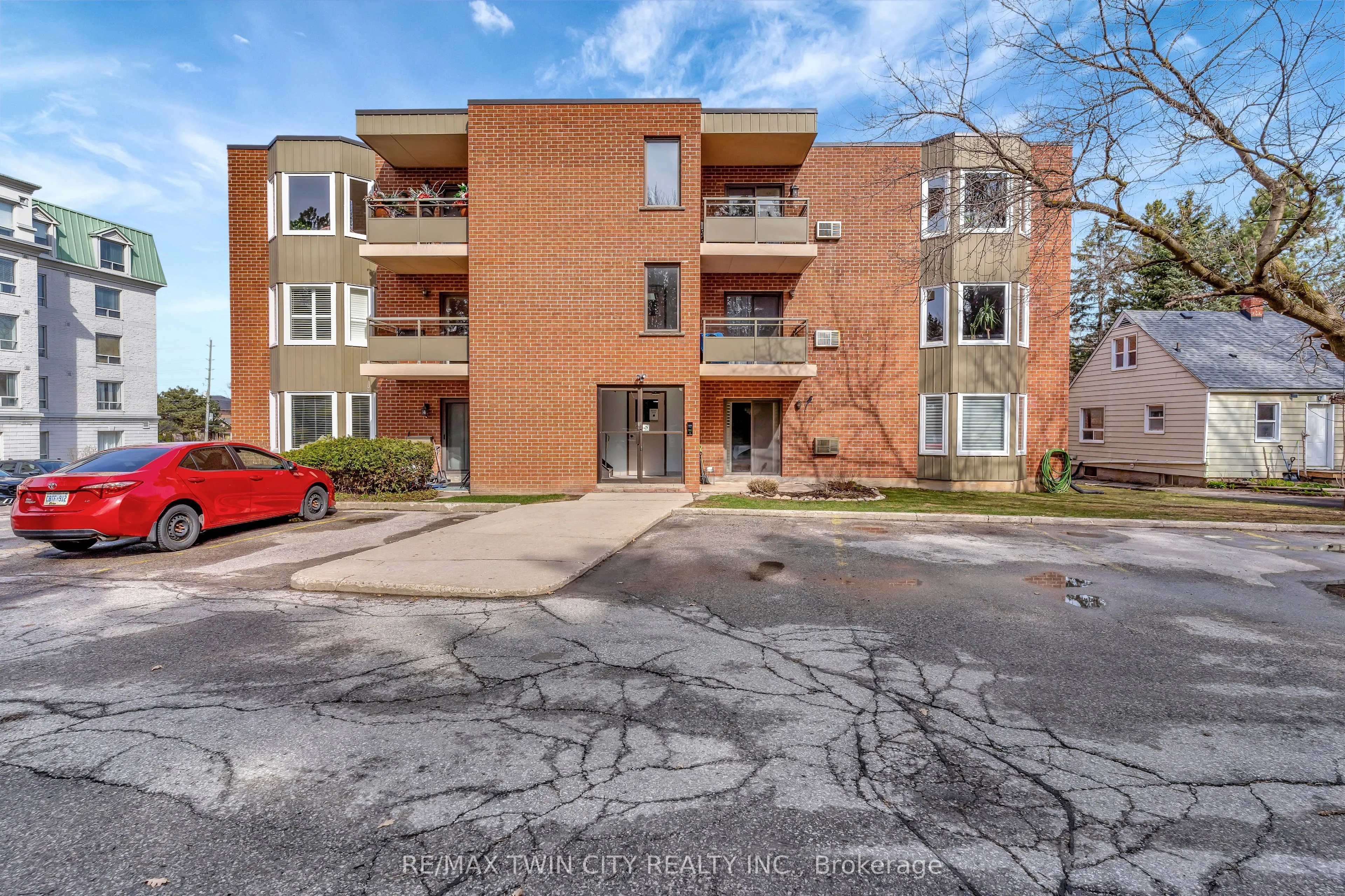401 Erb Street, #203