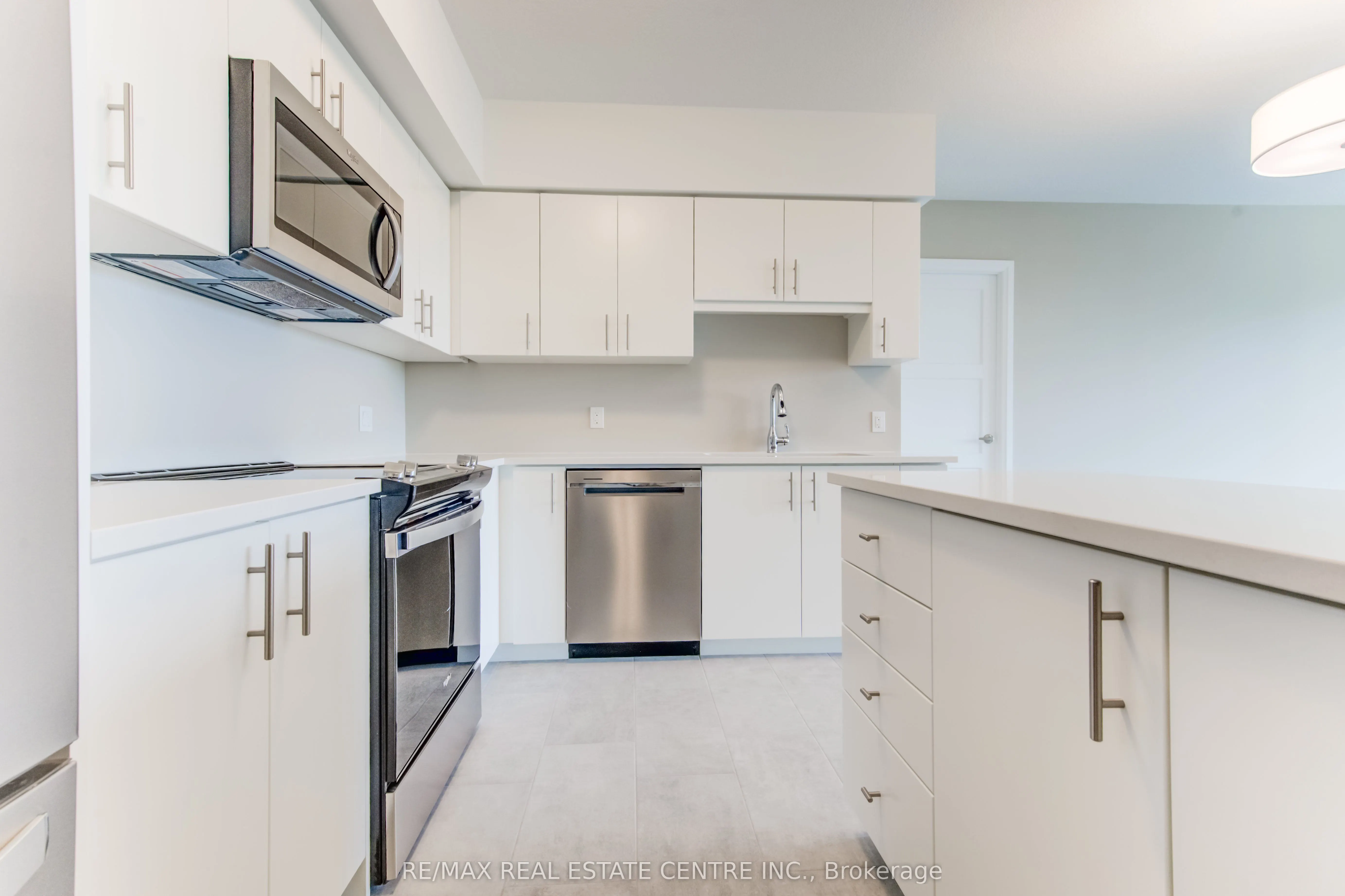 93 Arthur Street S, #1001