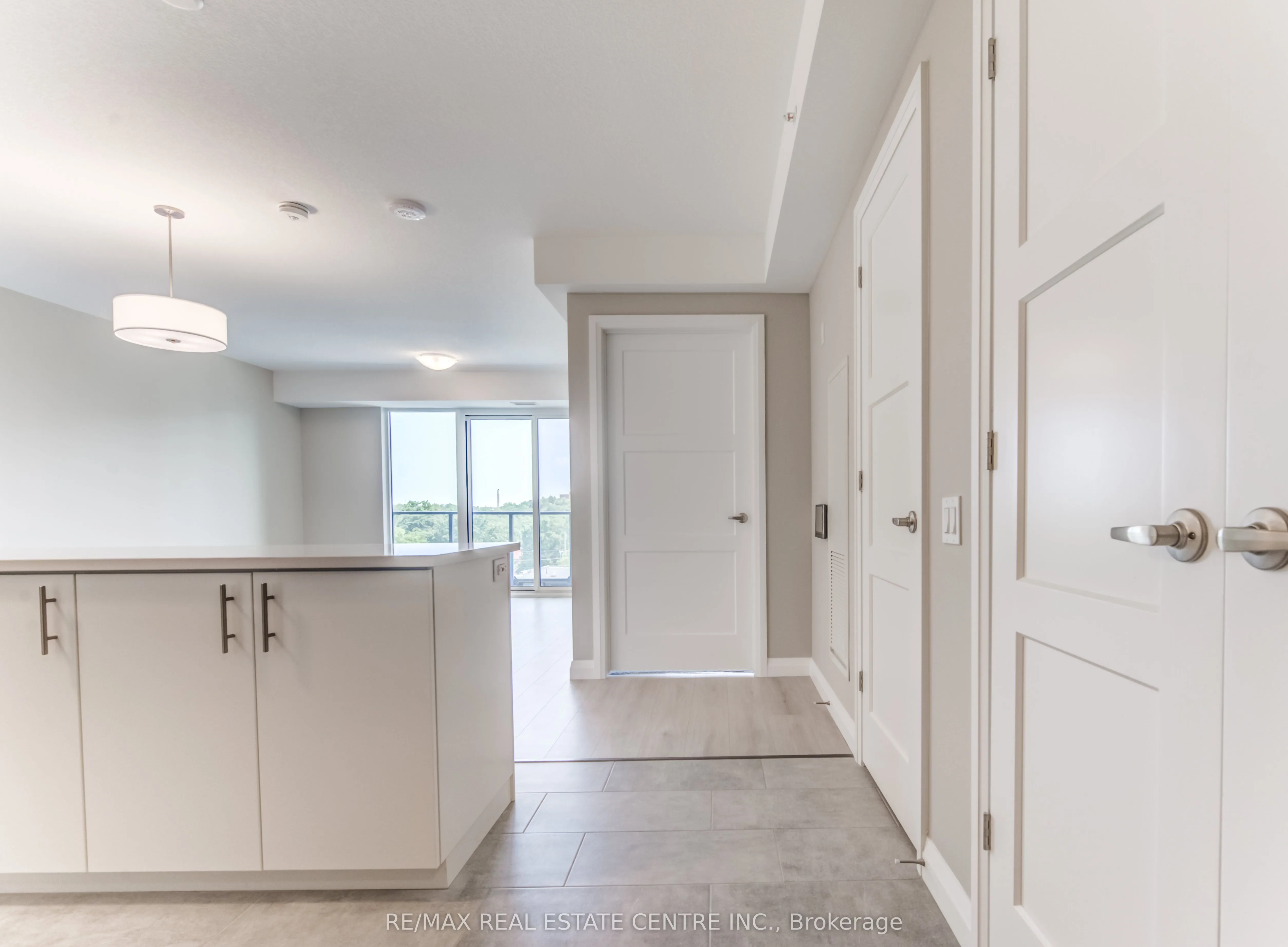 93 Arthur Street S, #1001
