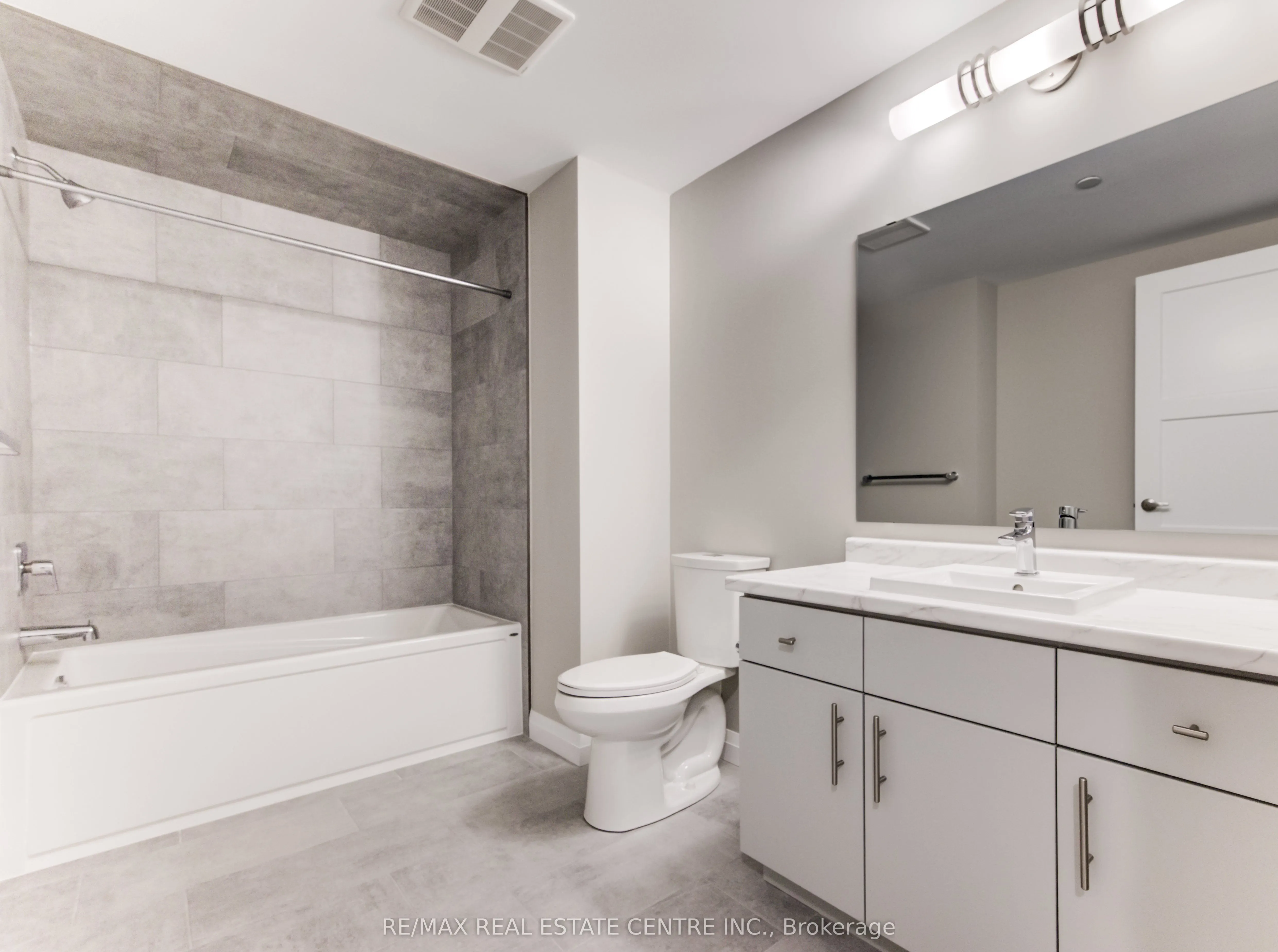 93 Arthur Street S, #1001