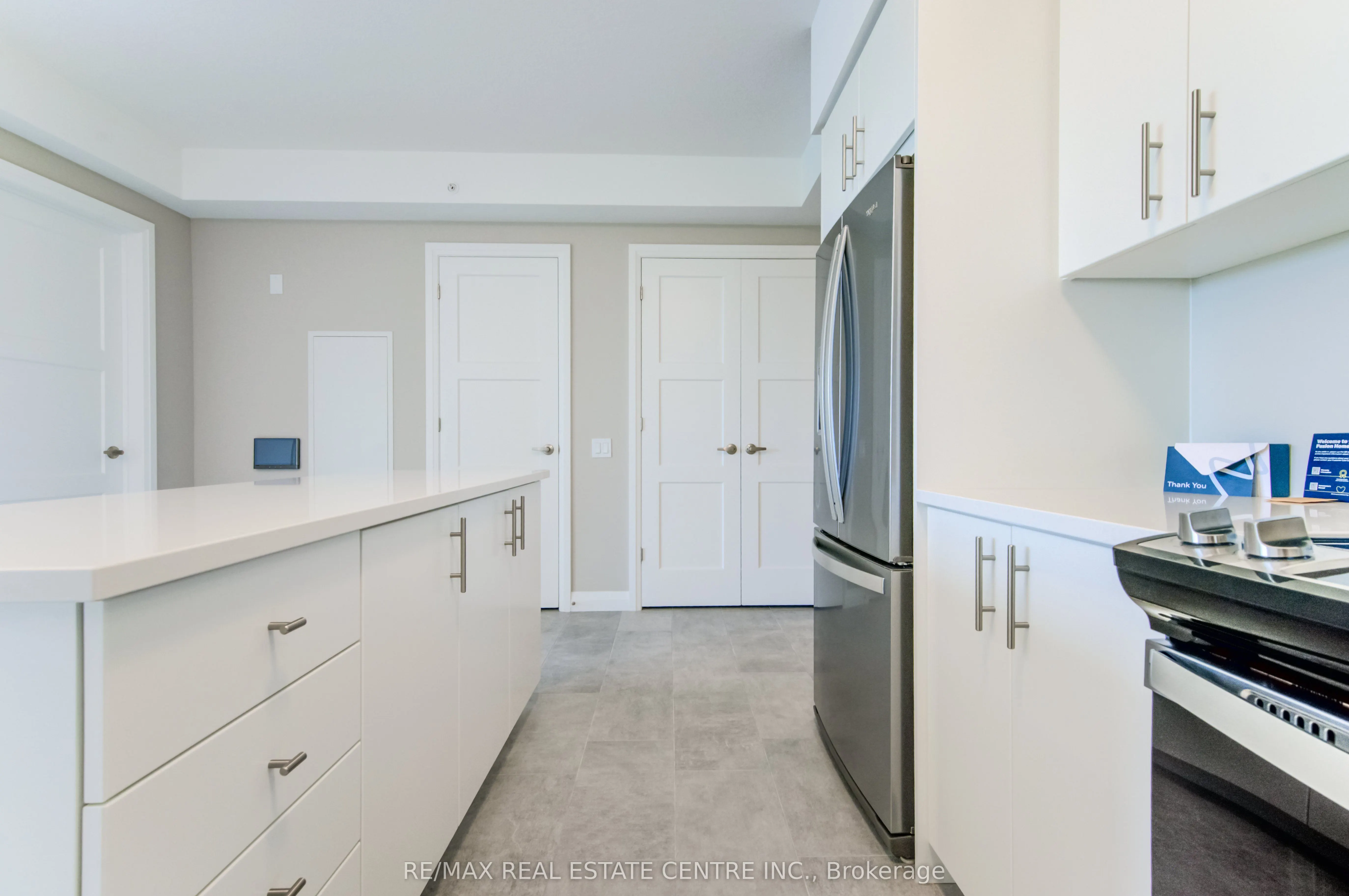 93 Arthur Street S, #1001