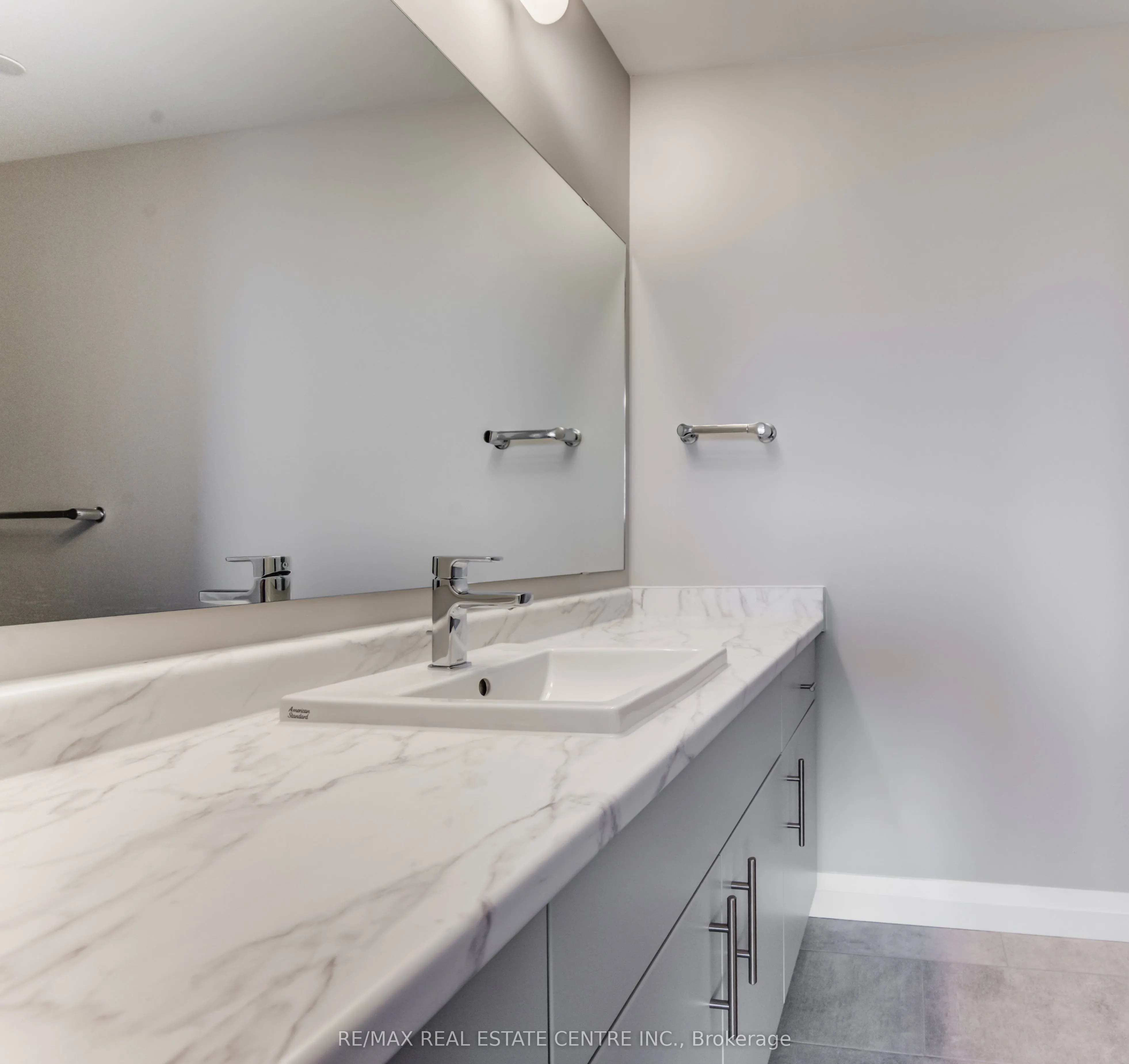 93 Arthur Street S, #1001
