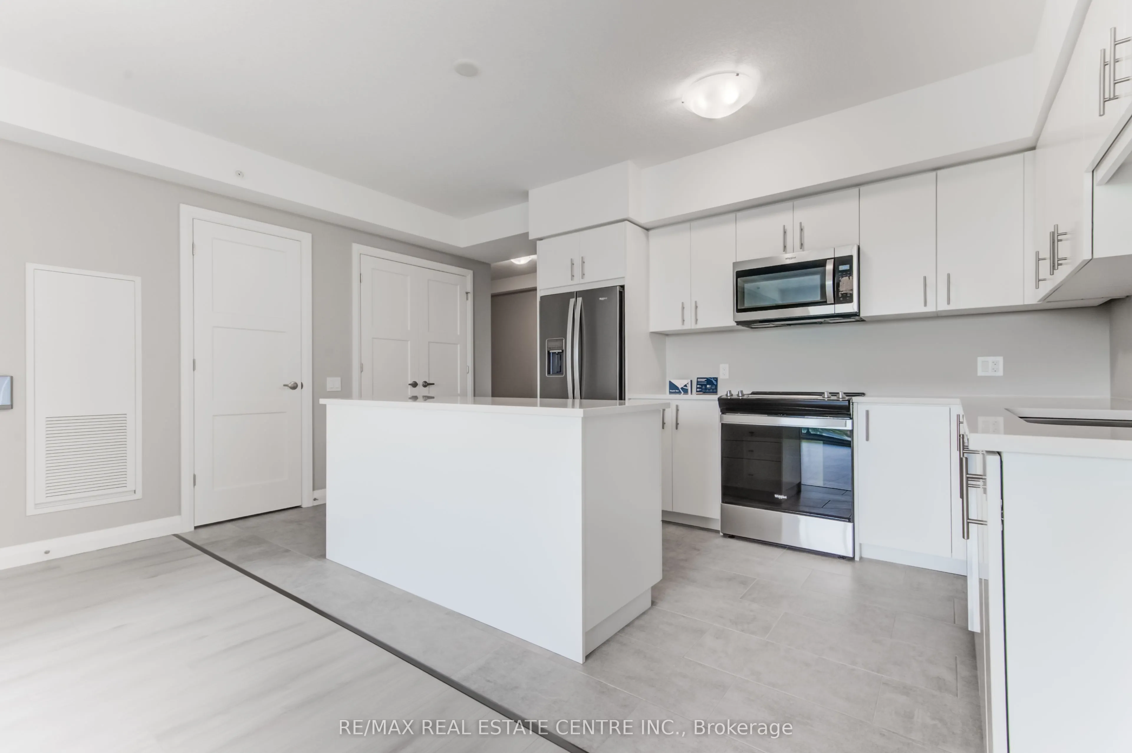 93 Arthur Street S, #1001