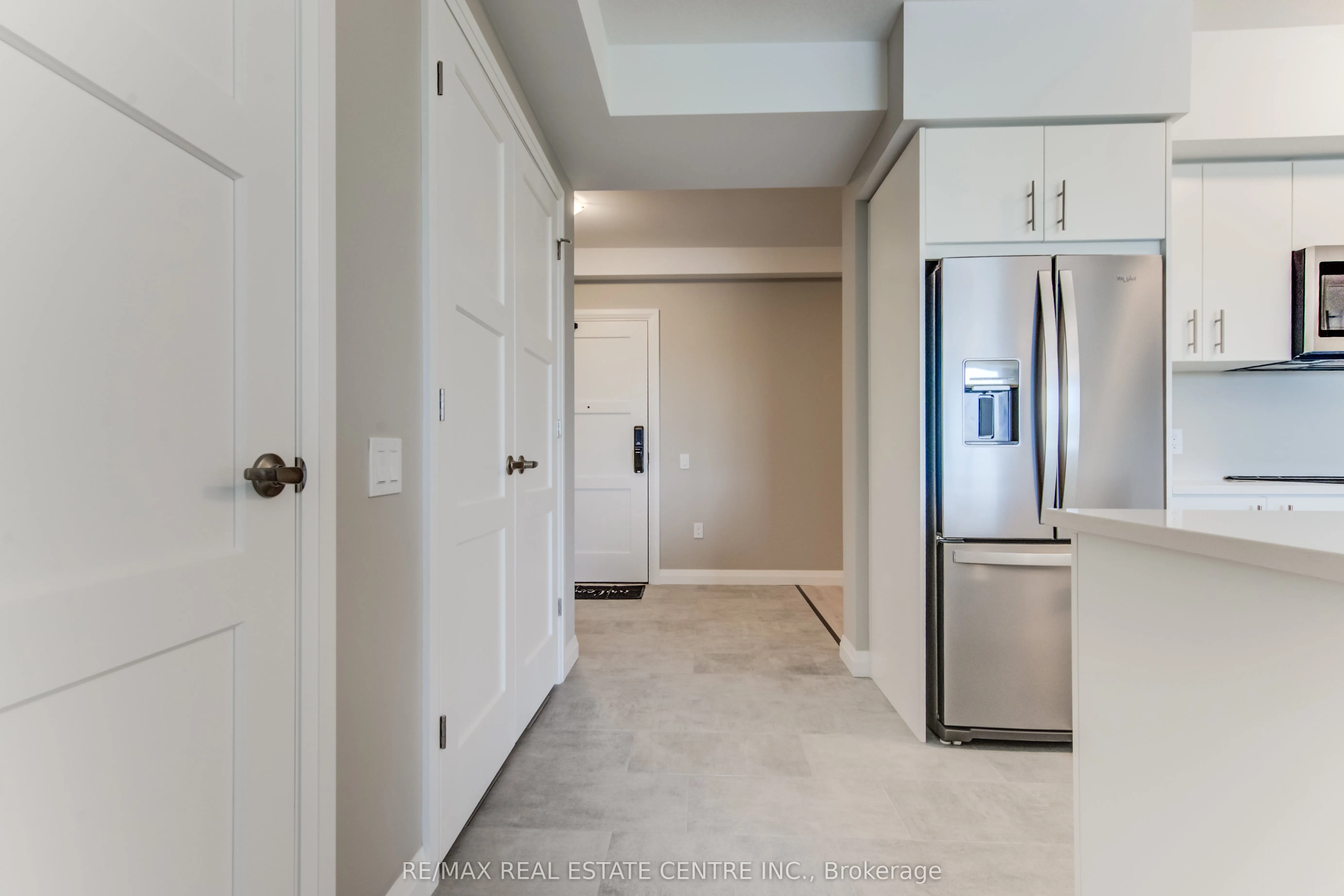 93 Arthur Street S, #1001