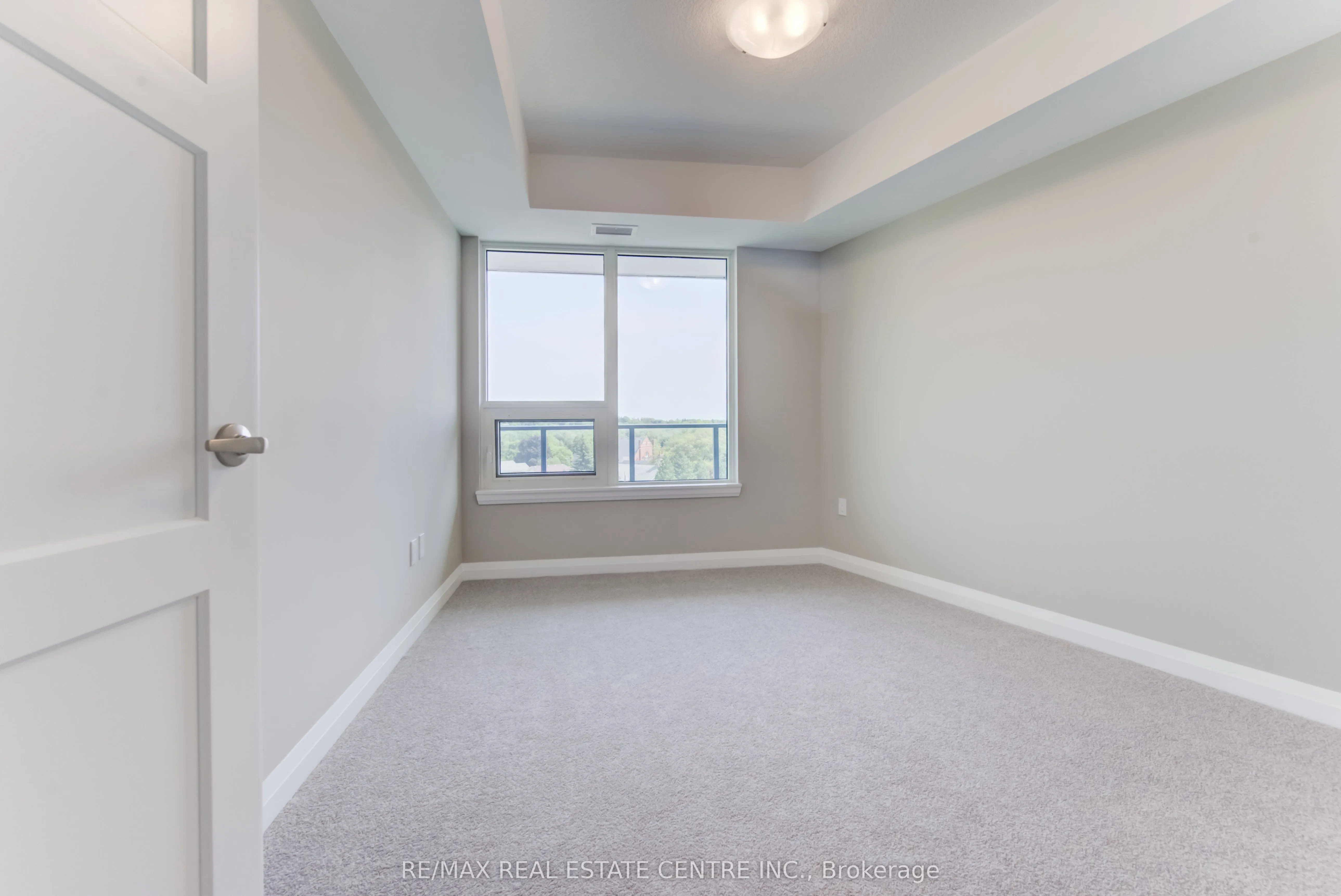 93 Arthur Street S, #1001
