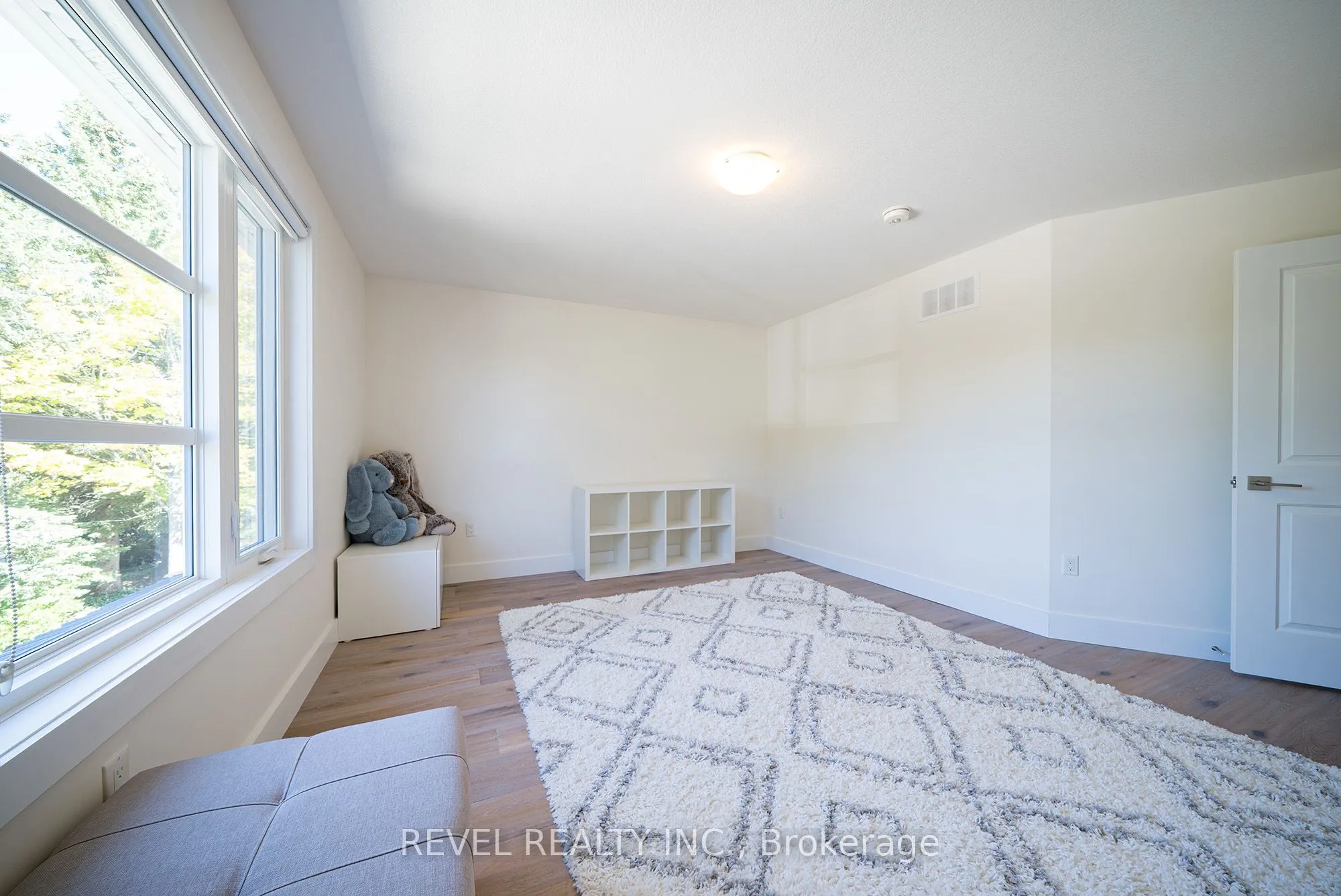 38 Lakeview Avenue