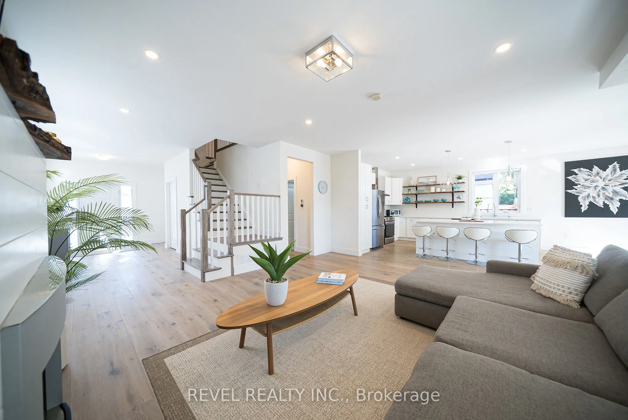 38 Lakeview Avenue