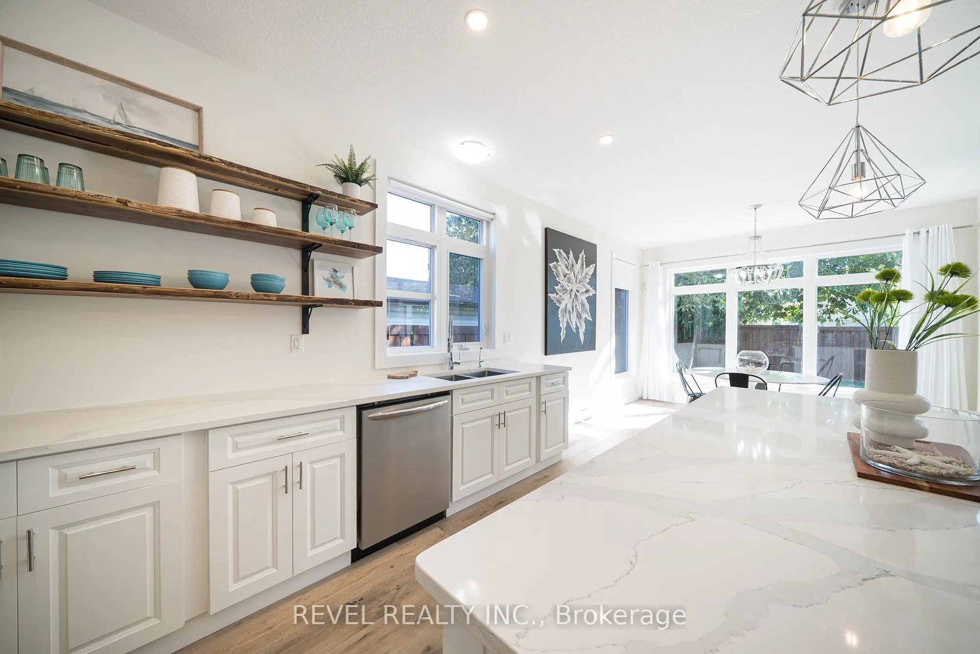 38 Lakeview Avenue