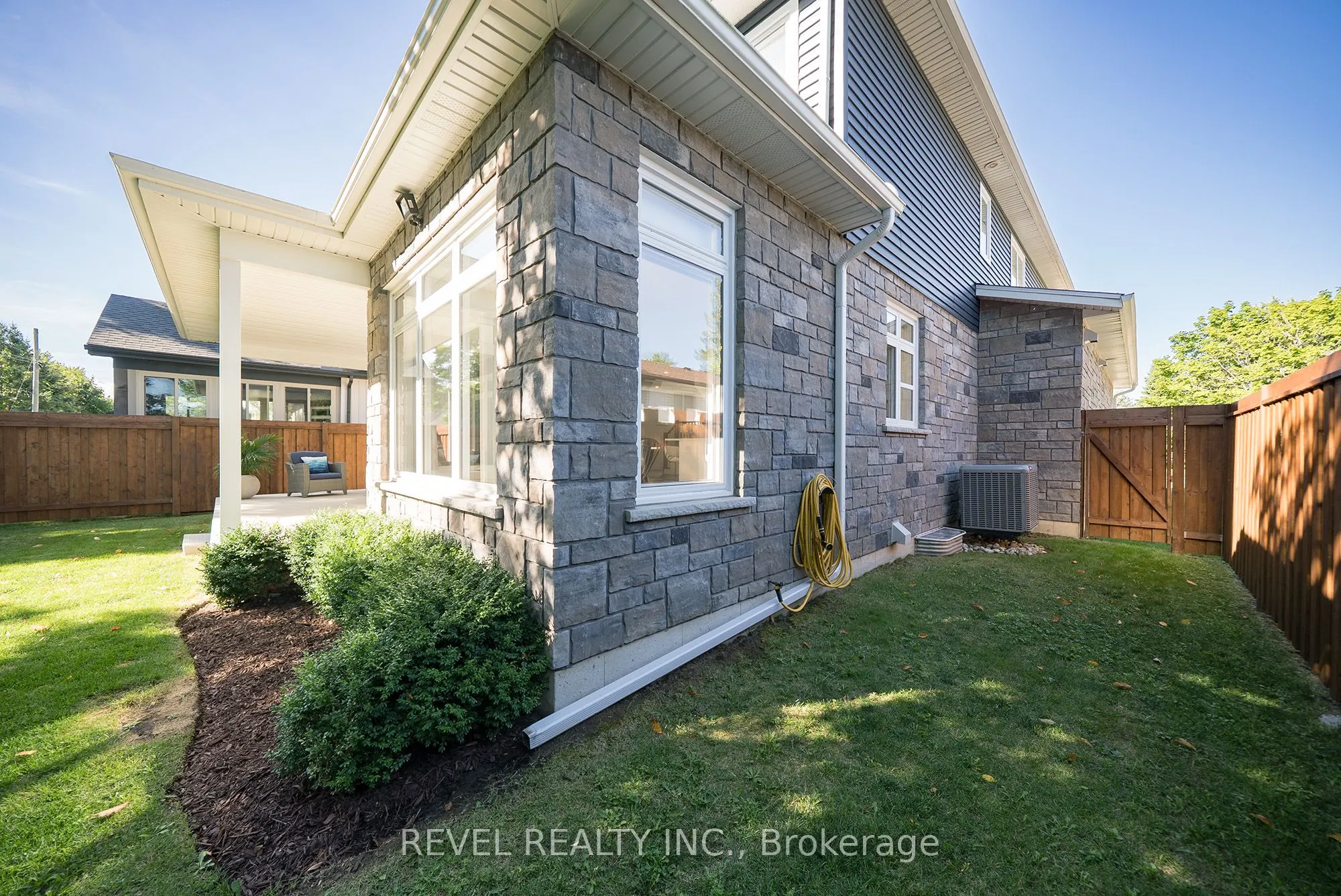 38 Lakeview Avenue