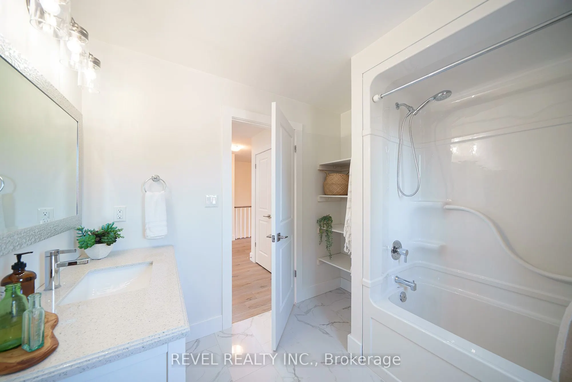38 Lakeview Avenue