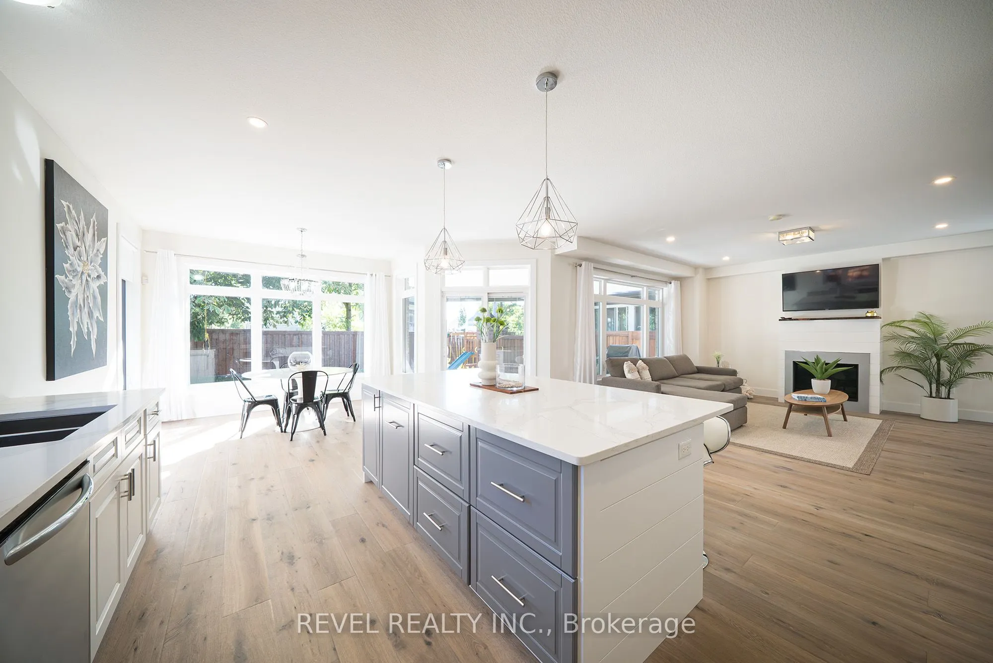 38 Lakeview Avenue