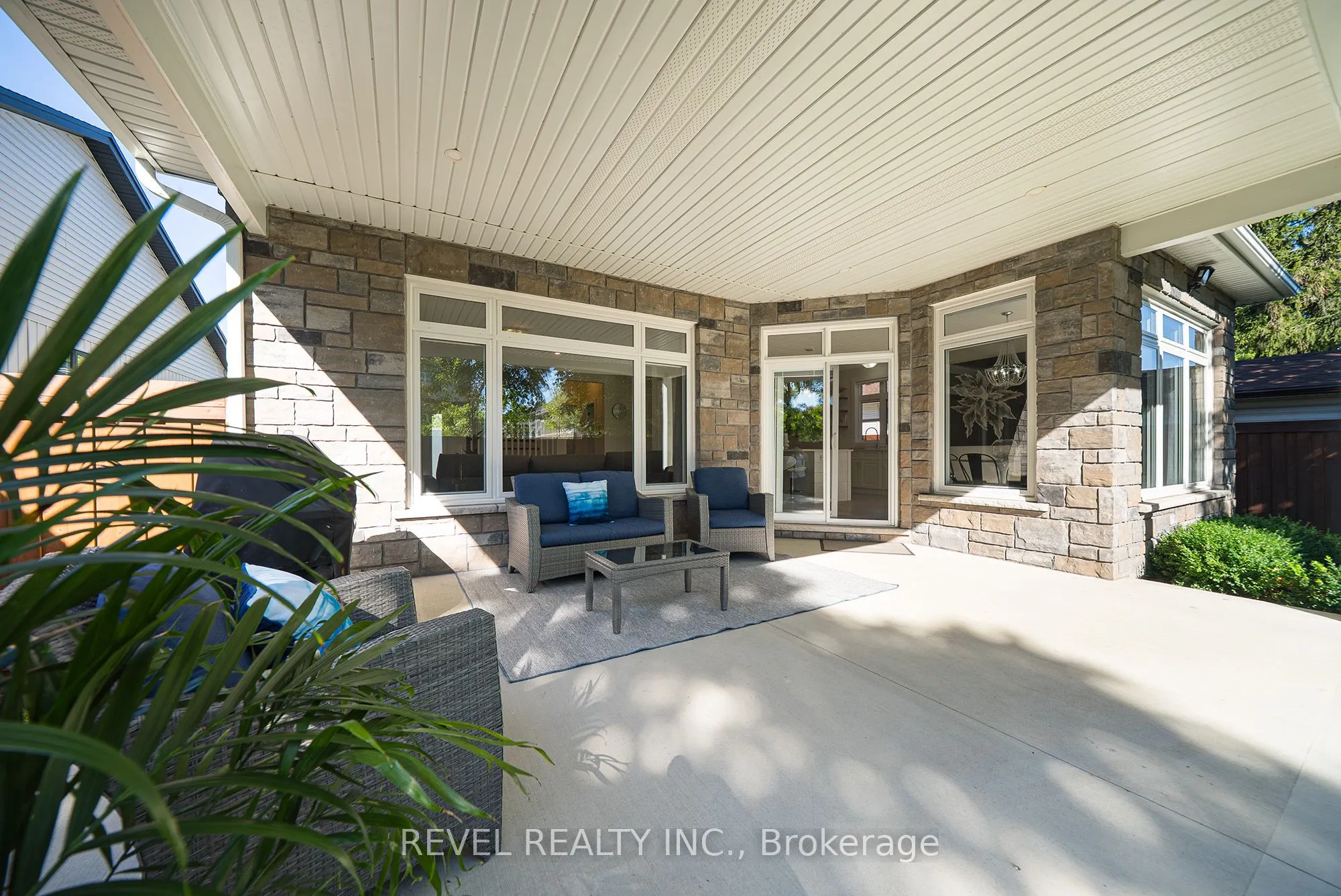 38 Lakeview Avenue