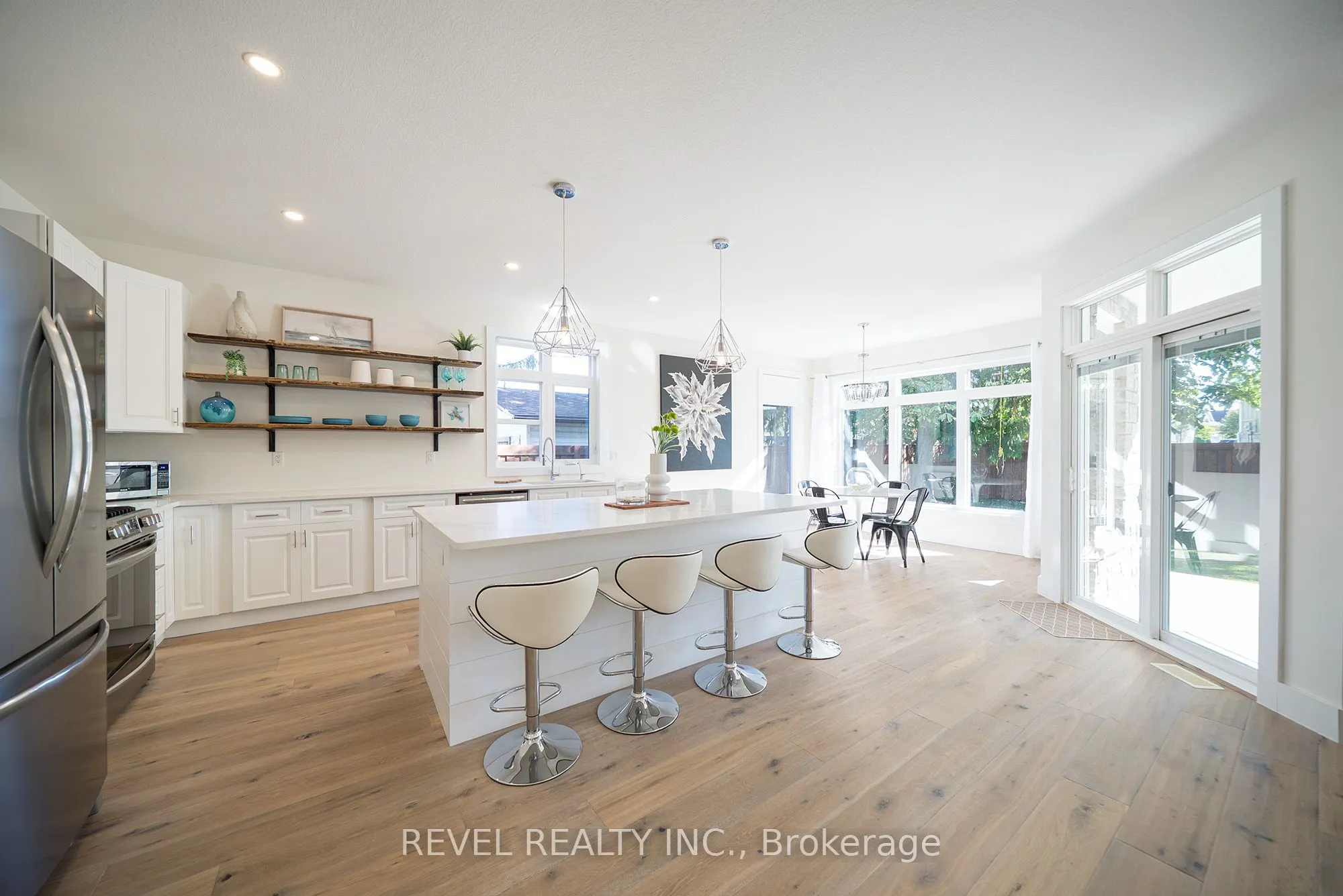 38 Lakeview Avenue
