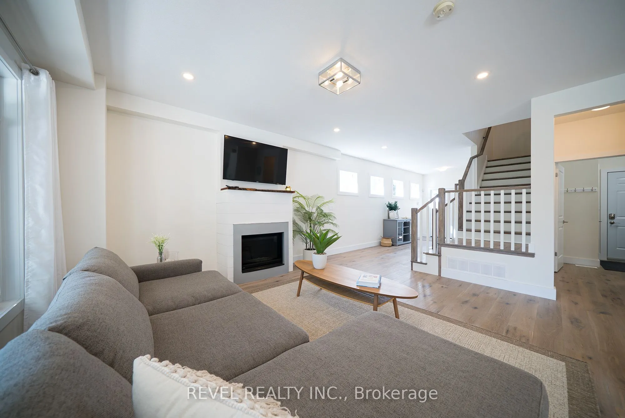 38 Lakeview Avenue