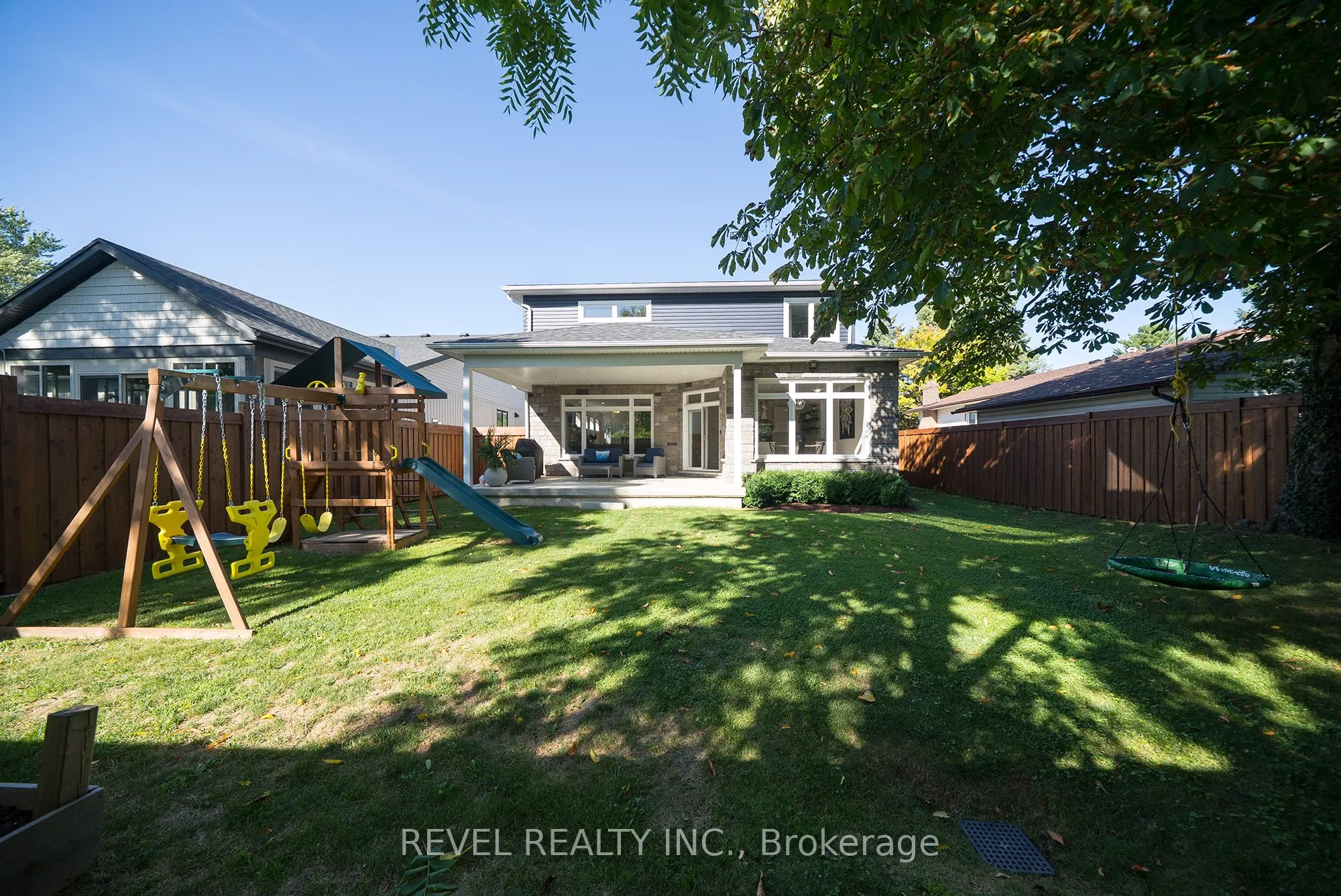 38 Lakeview Avenue