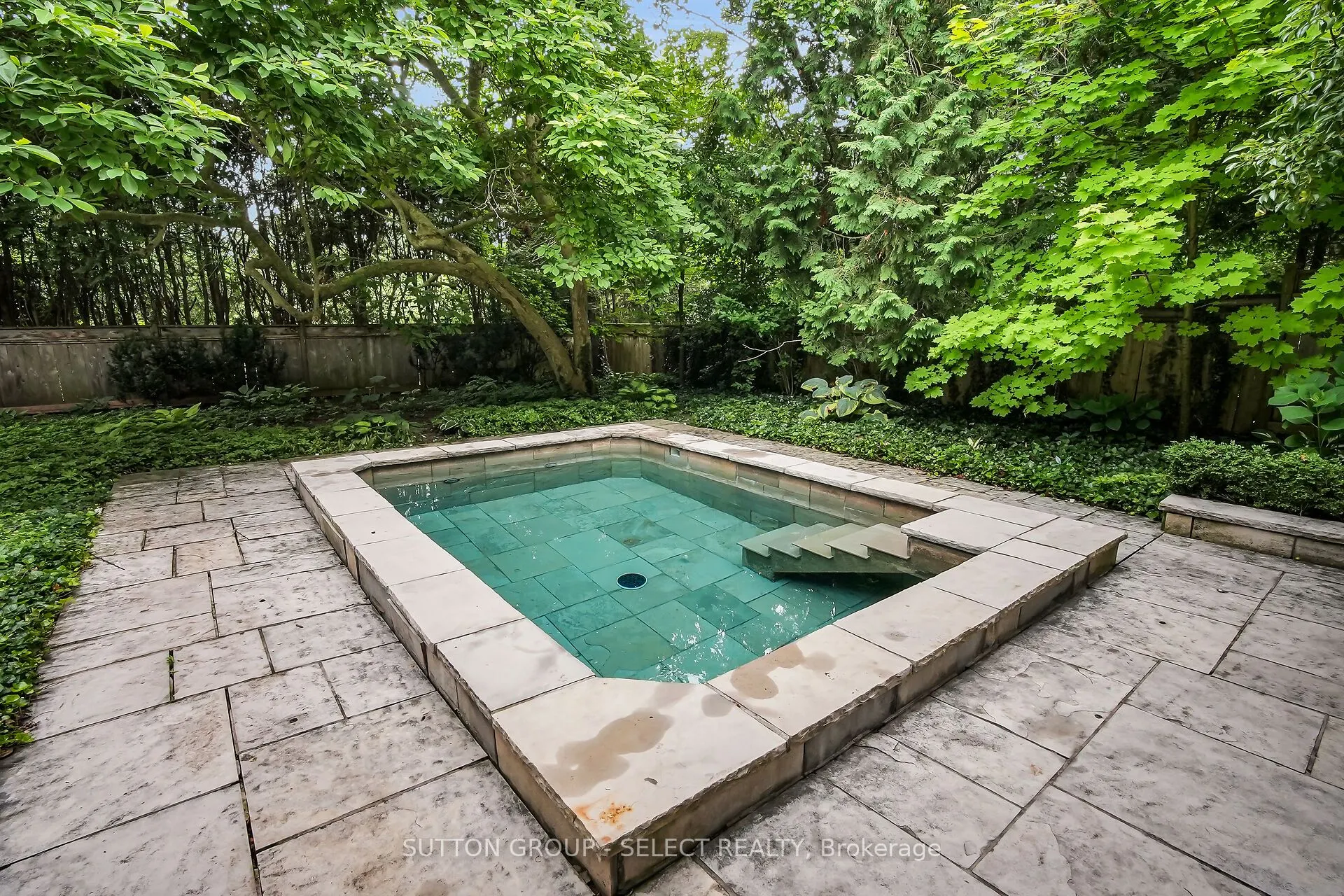 383 Huron Street