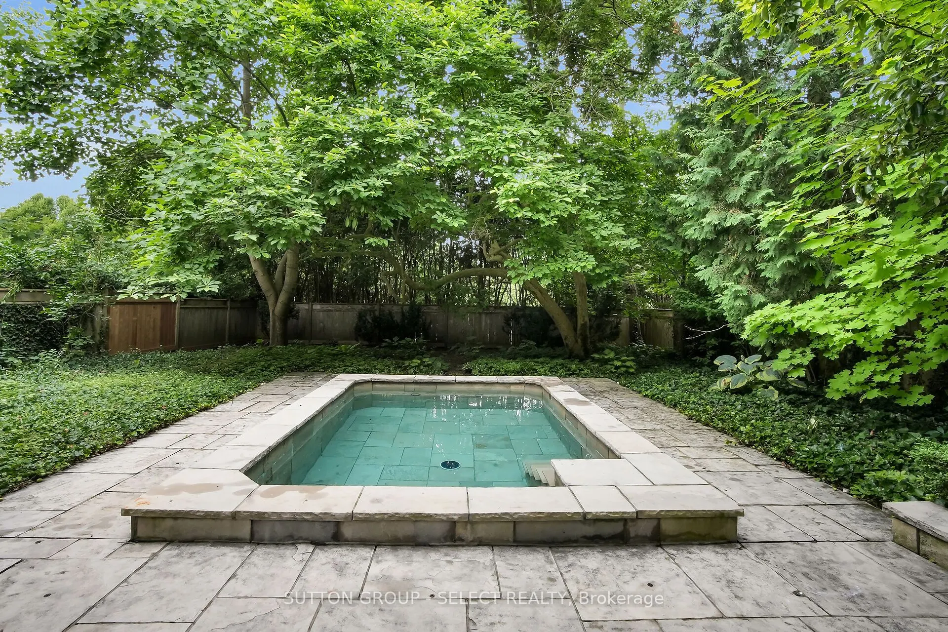 383 Huron Street