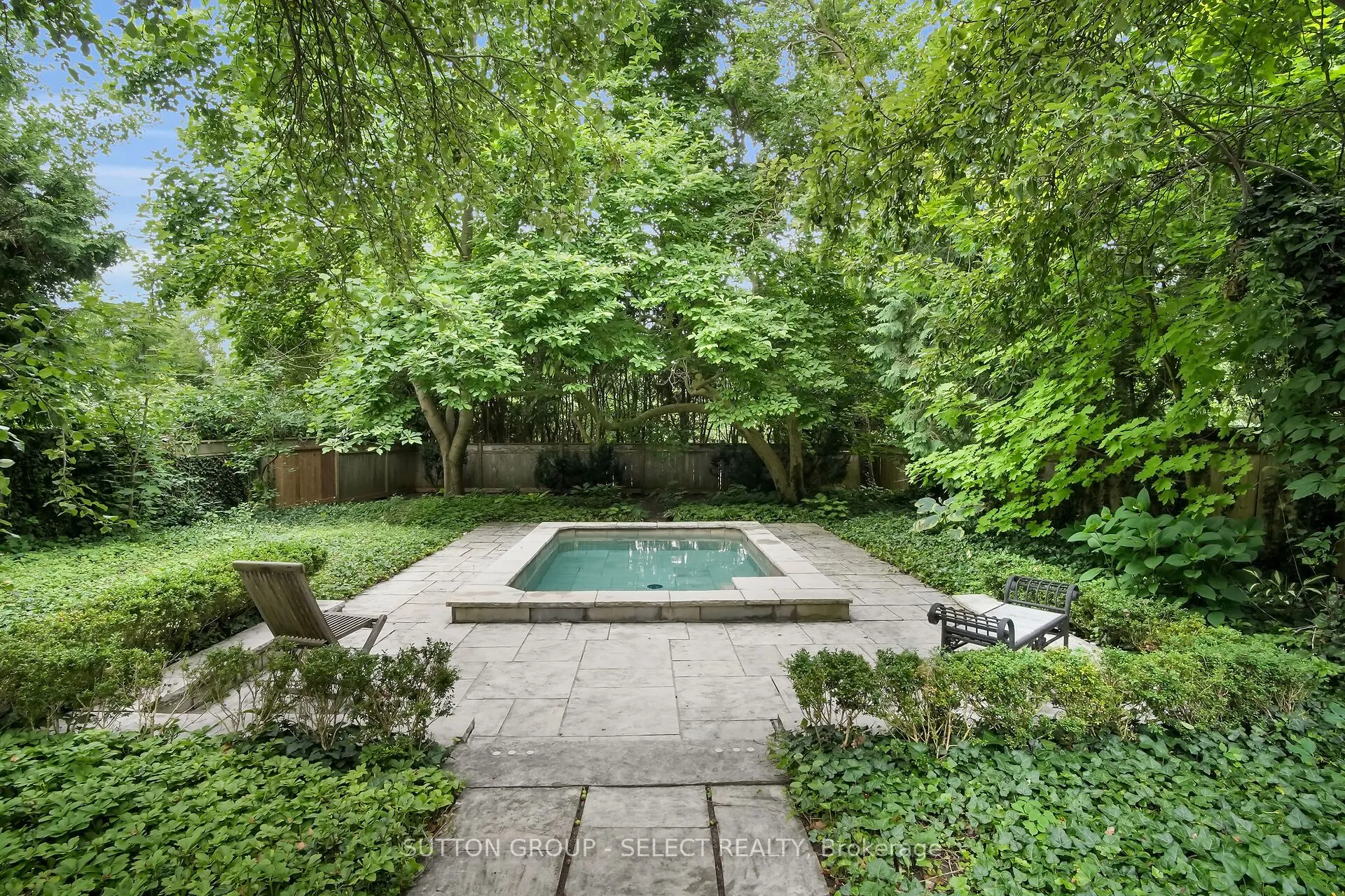 383 Huron Street