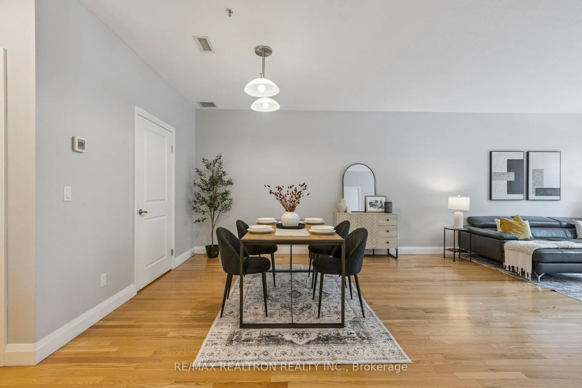 165 Duke Street E, #111