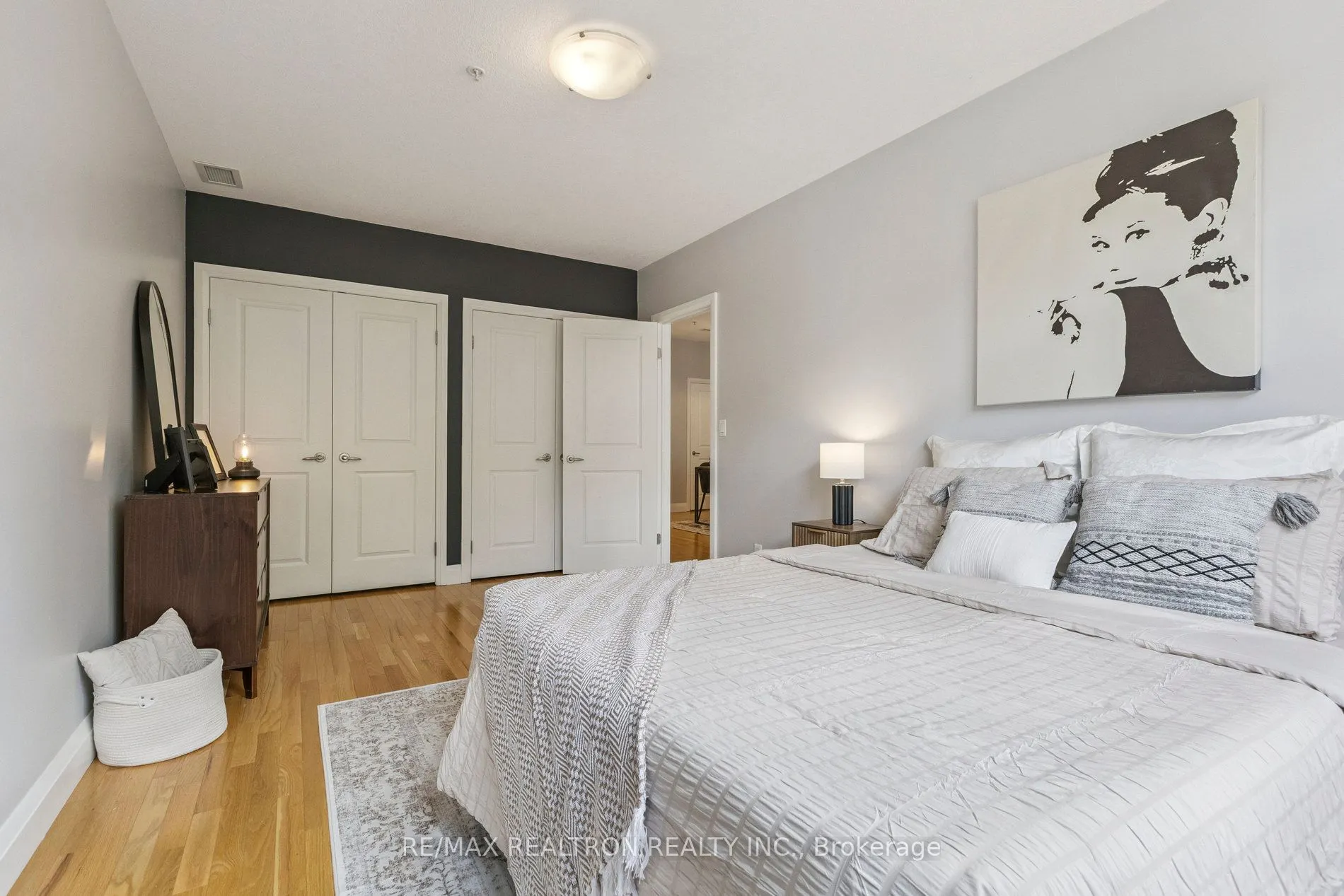 165 Duke Street E, #111
