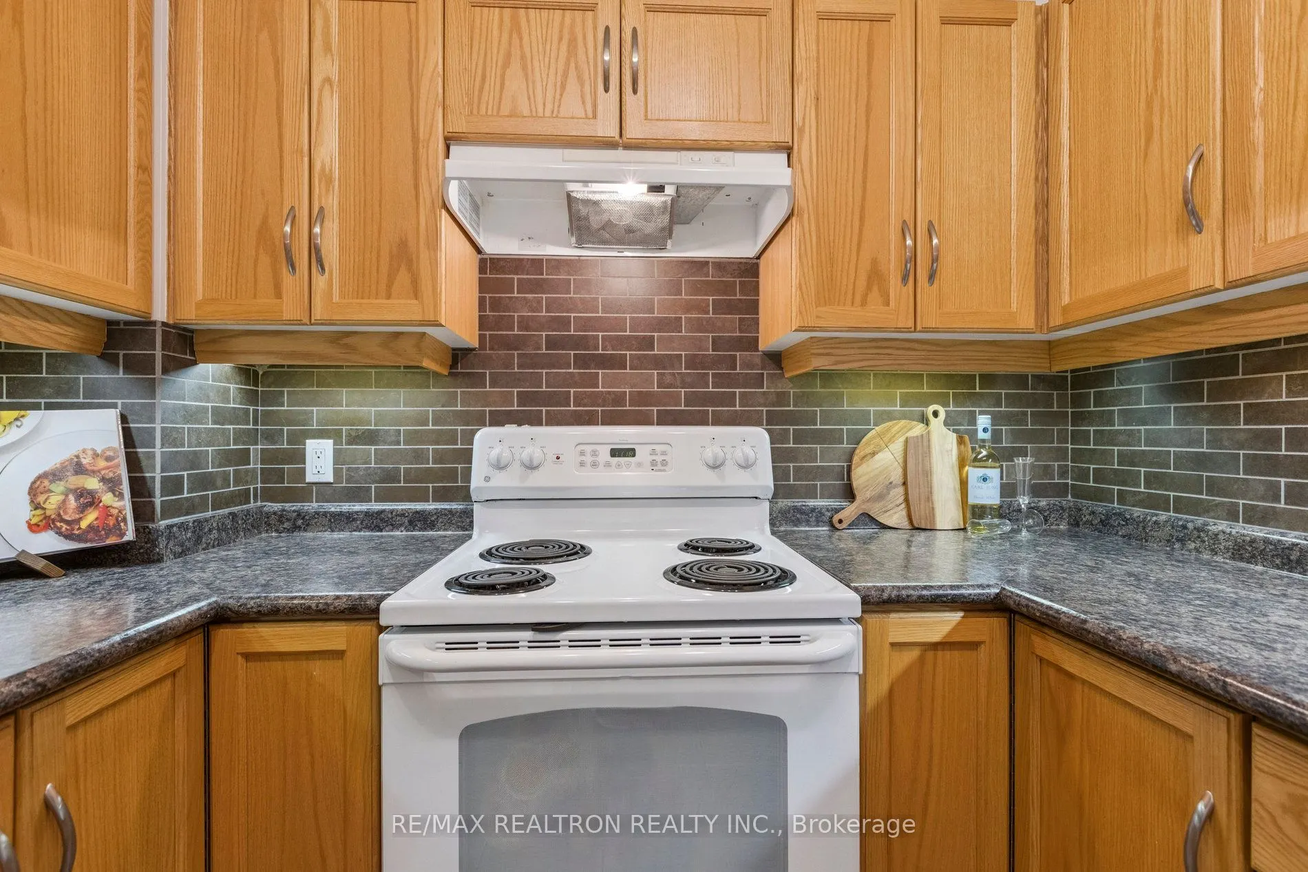 165 Duke Street E, #111