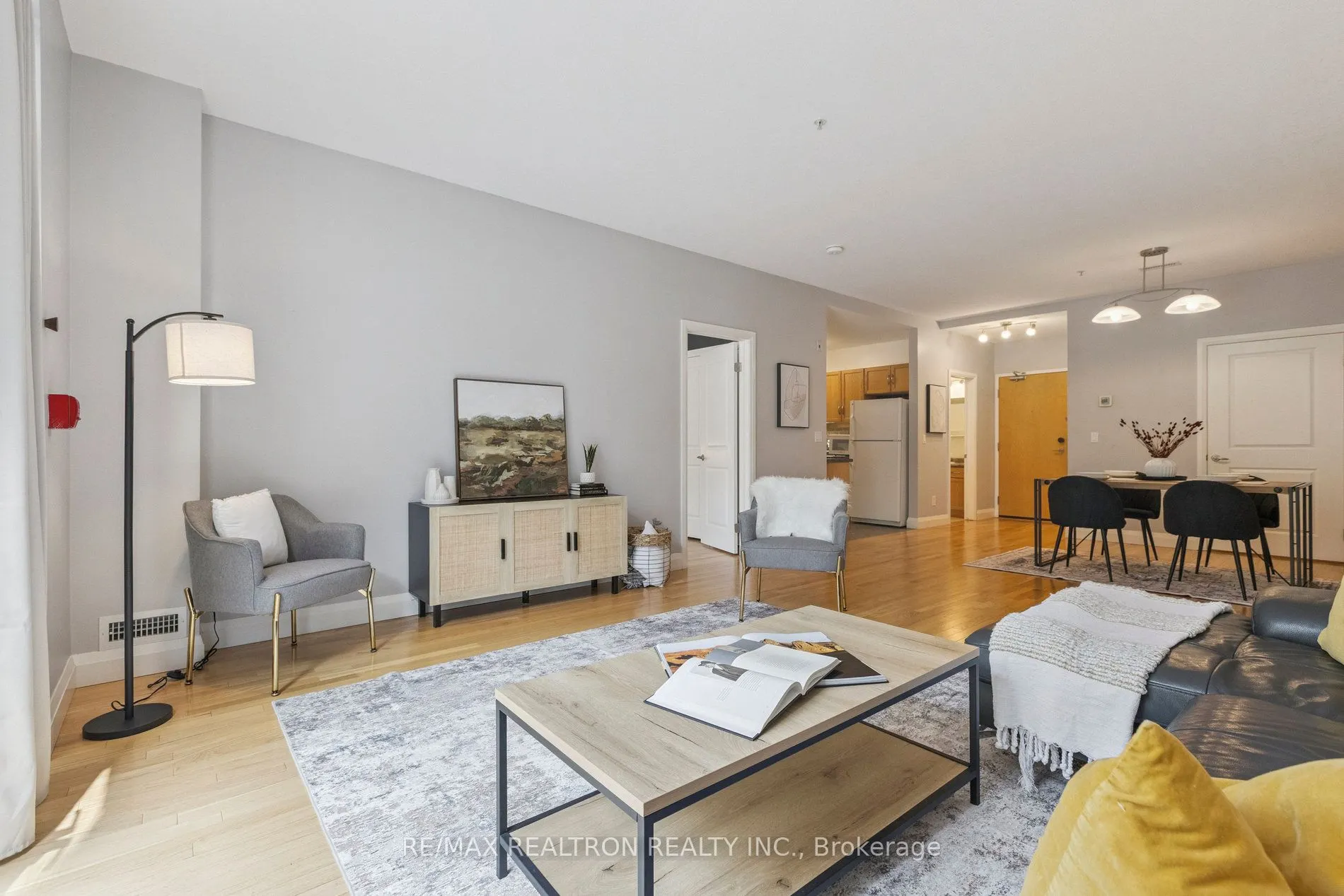 165 Duke Street E, #111
