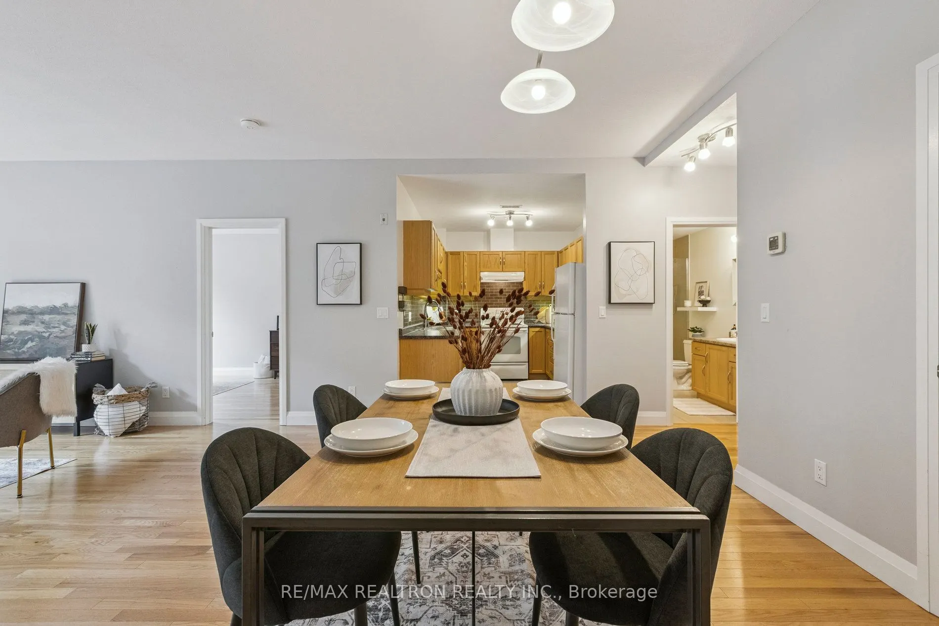 165 Duke Street E, #111