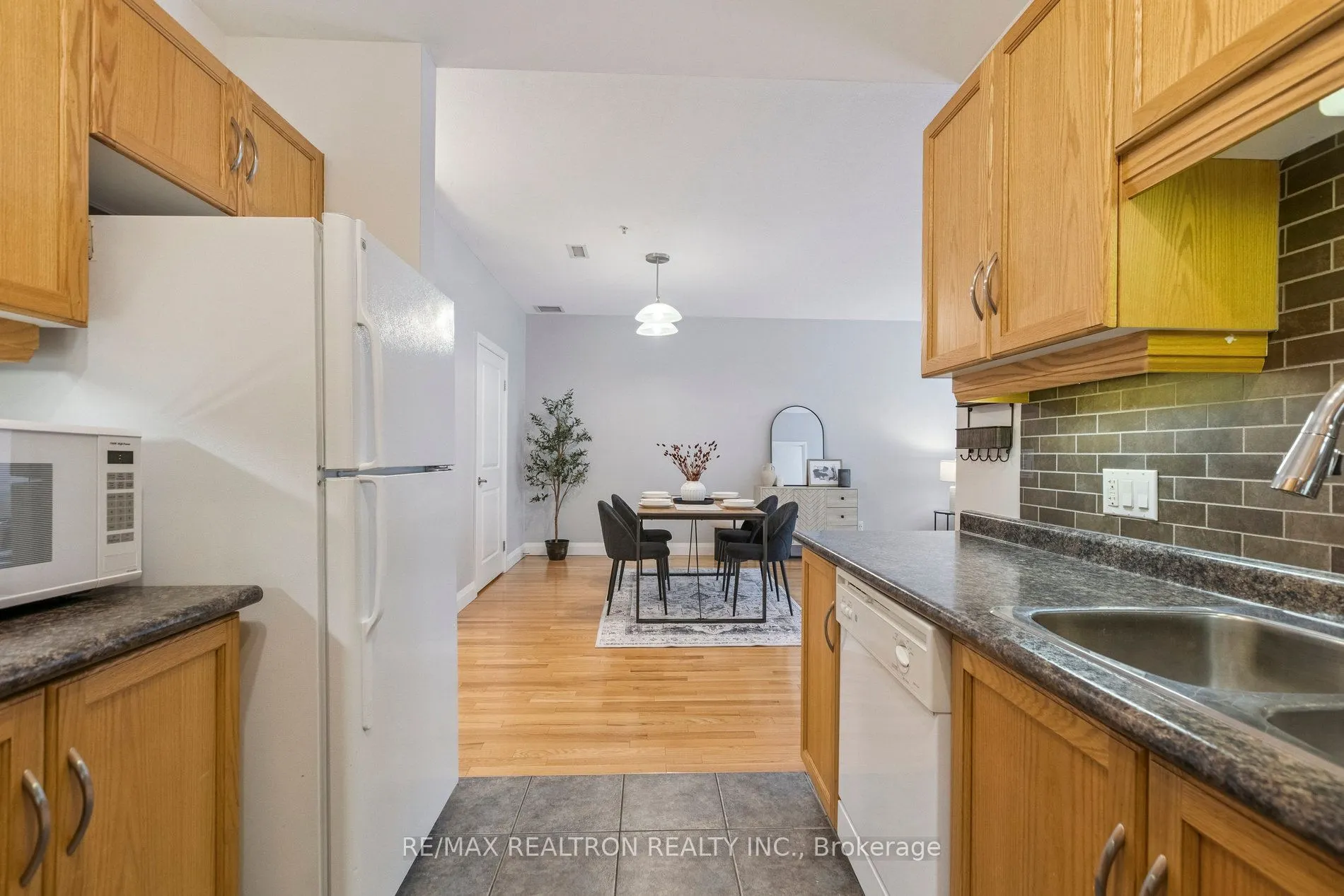 165 Duke Street E, #111