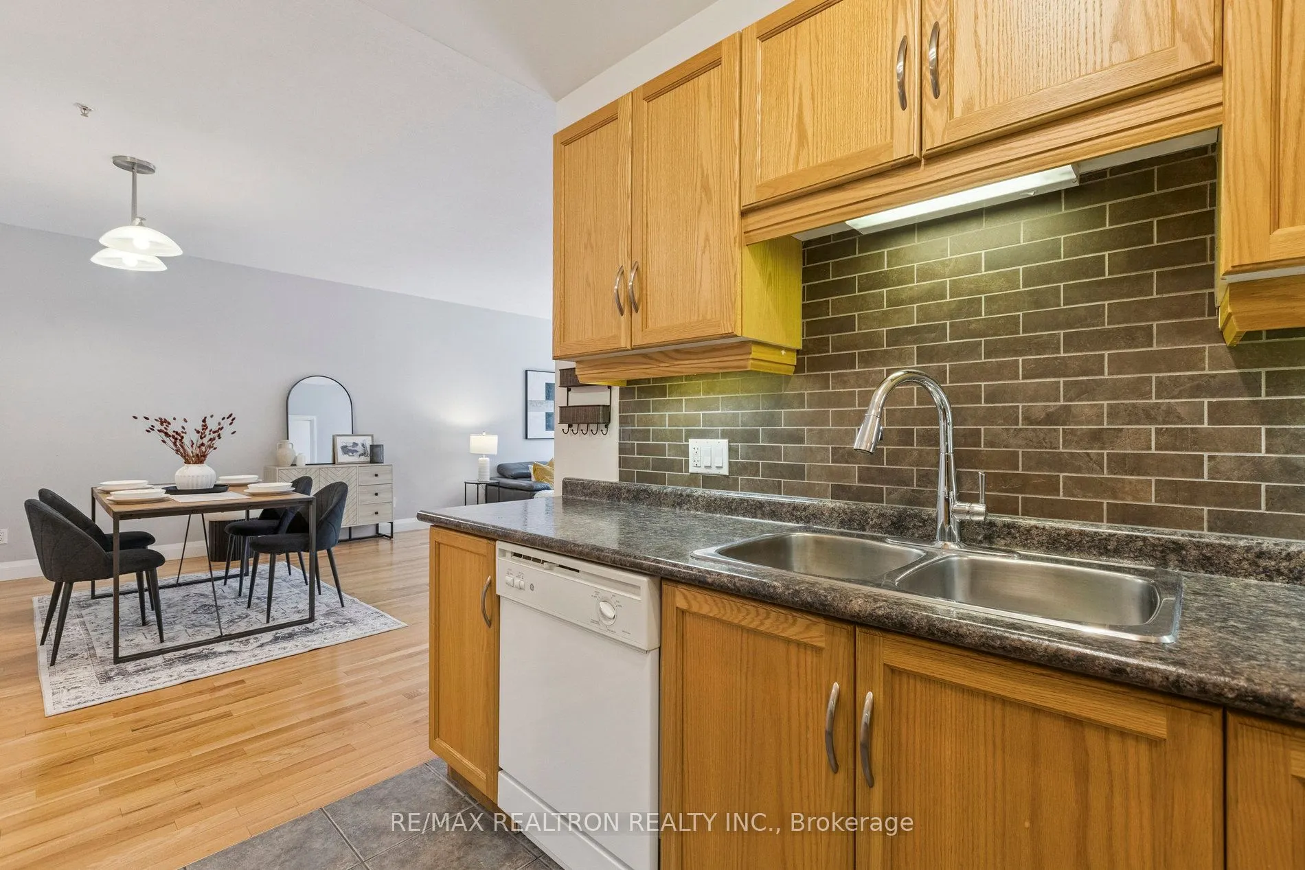 165 Duke Street E, #111