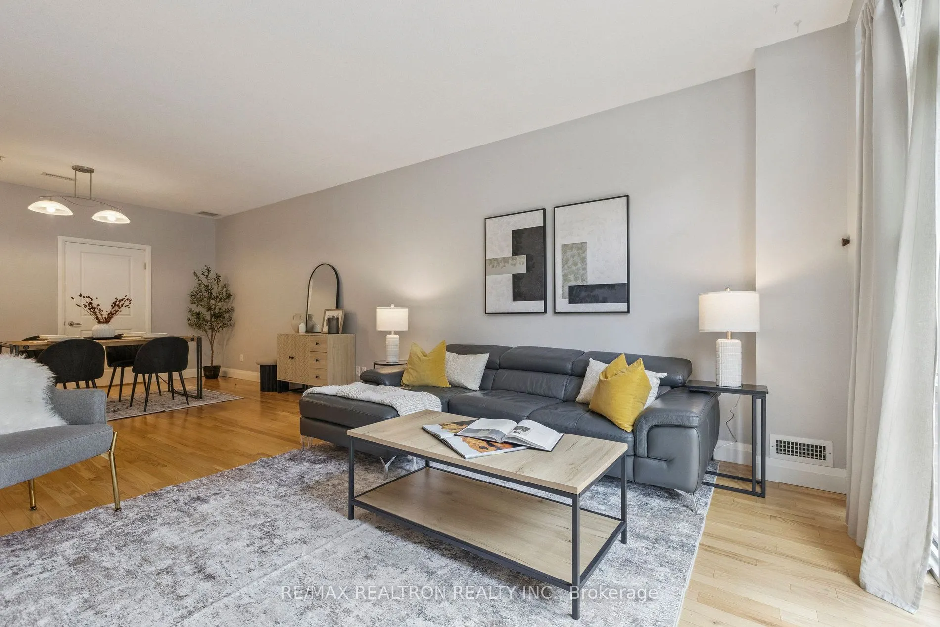 165 Duke Street E, #111