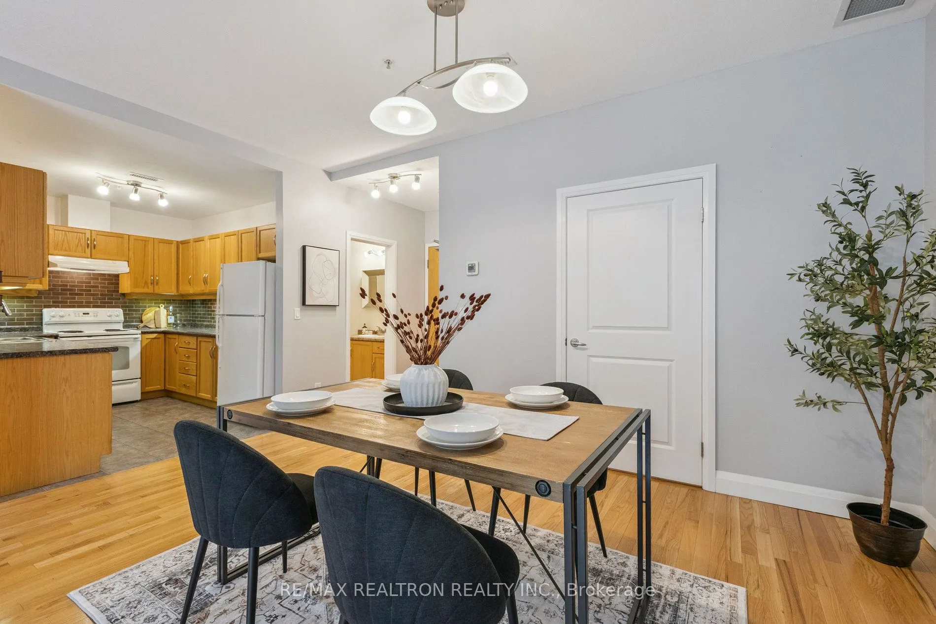 165 Duke Street E, #111