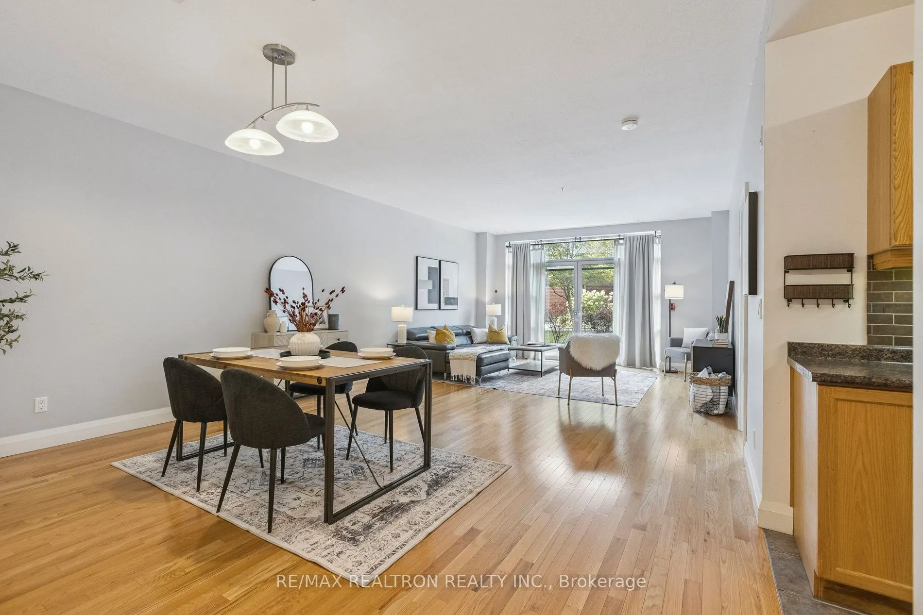 165 Duke Street E, #111
