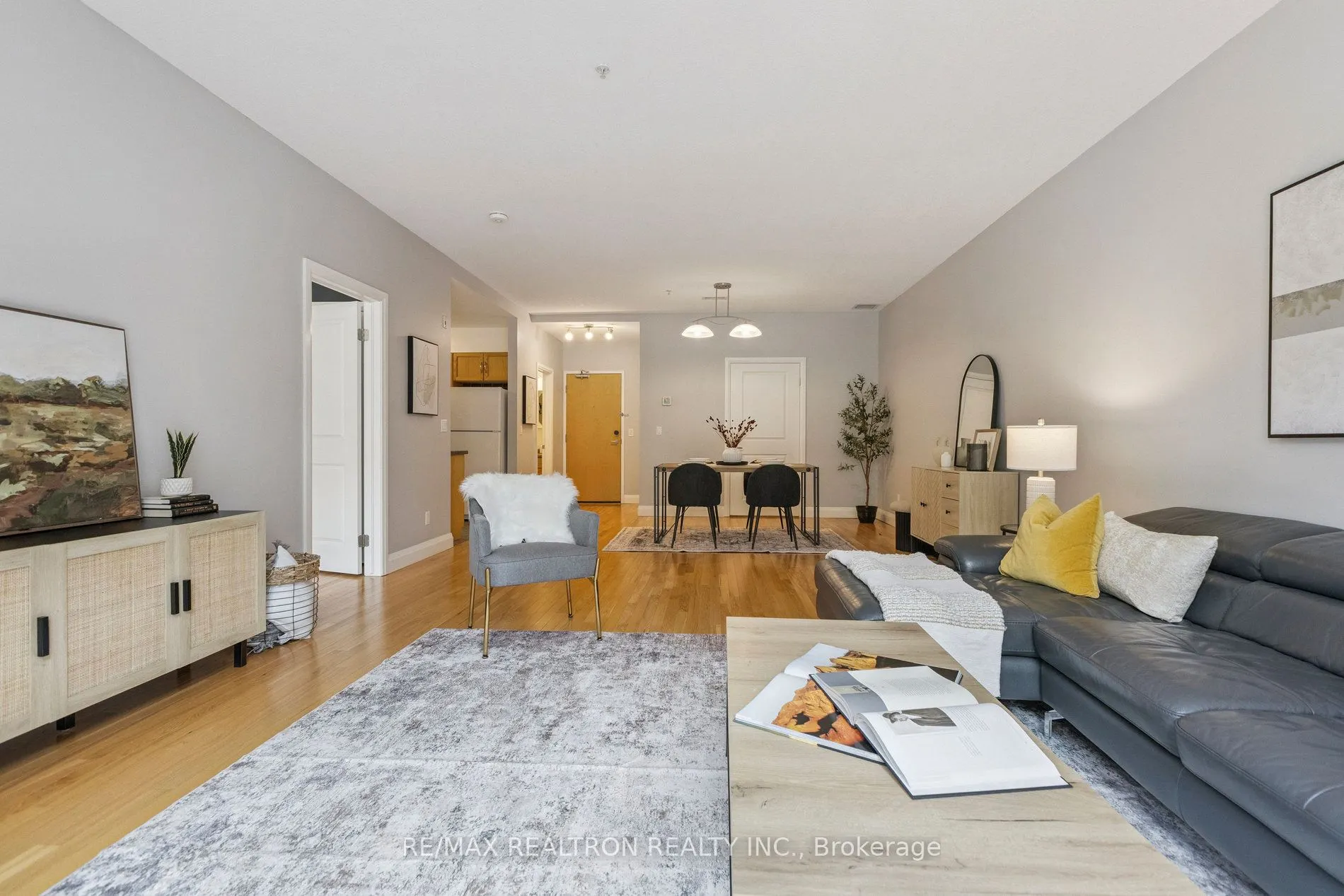 165 Duke Street E, #111
