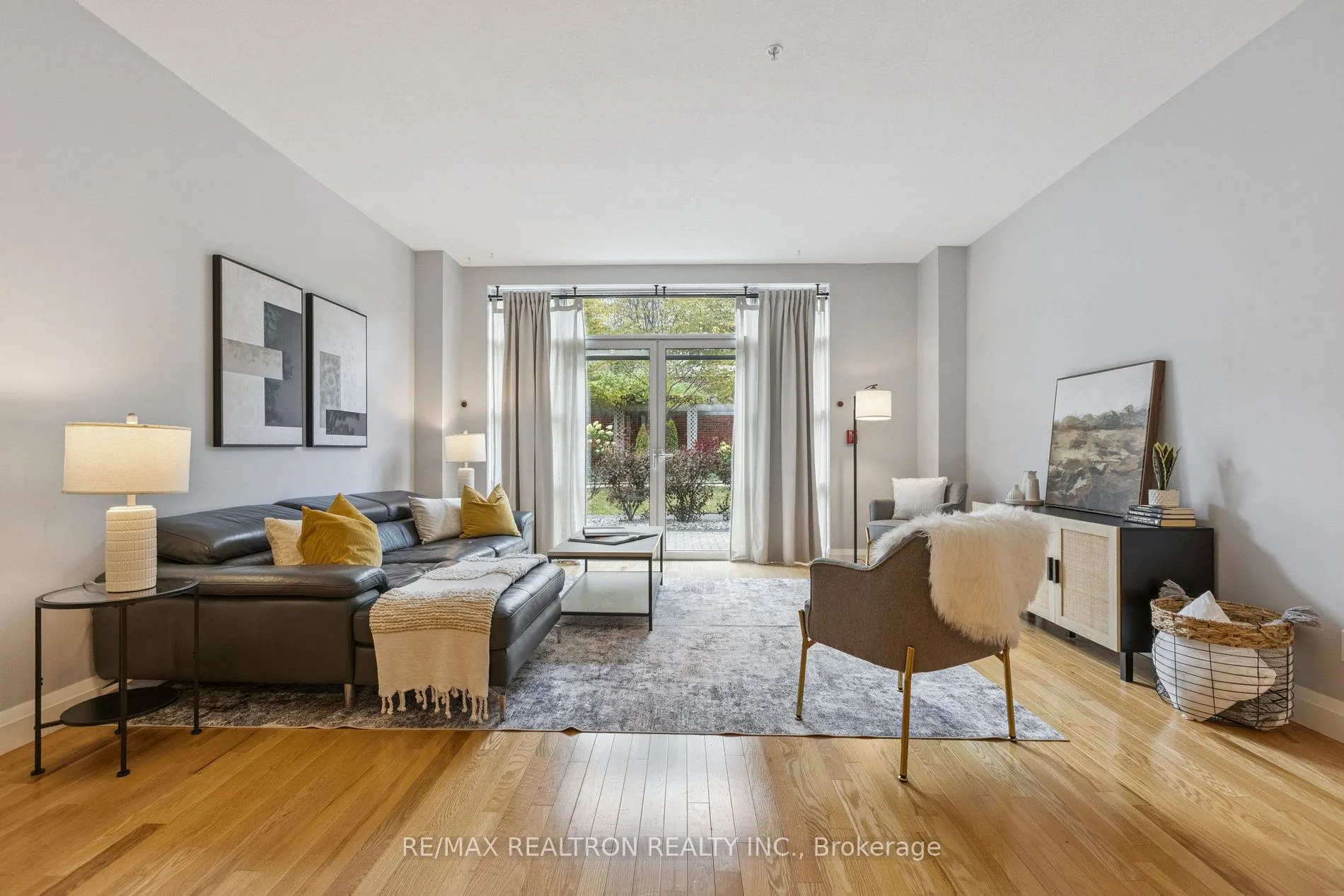 165 Duke Street E, #111