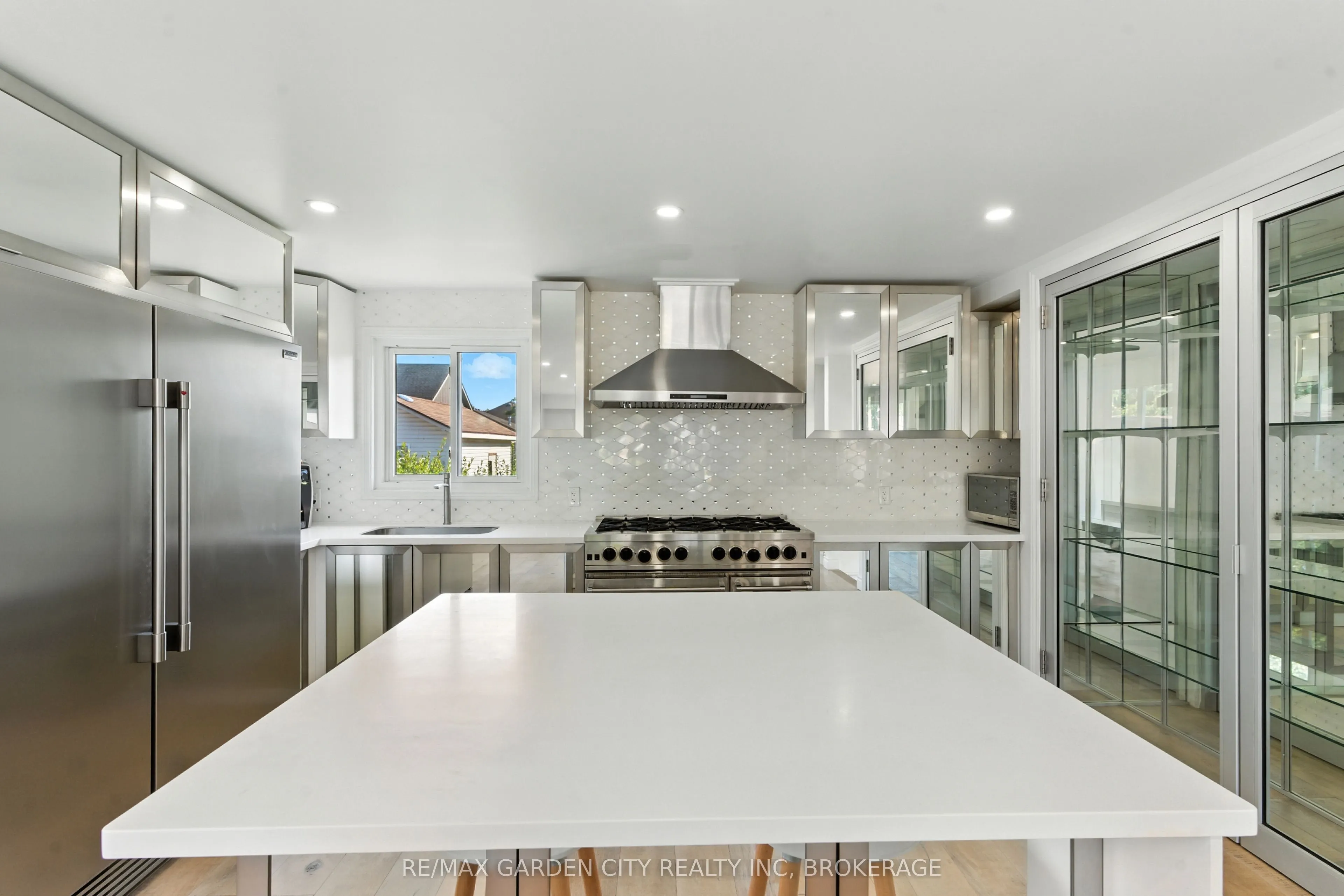 5 Woodgarden Court