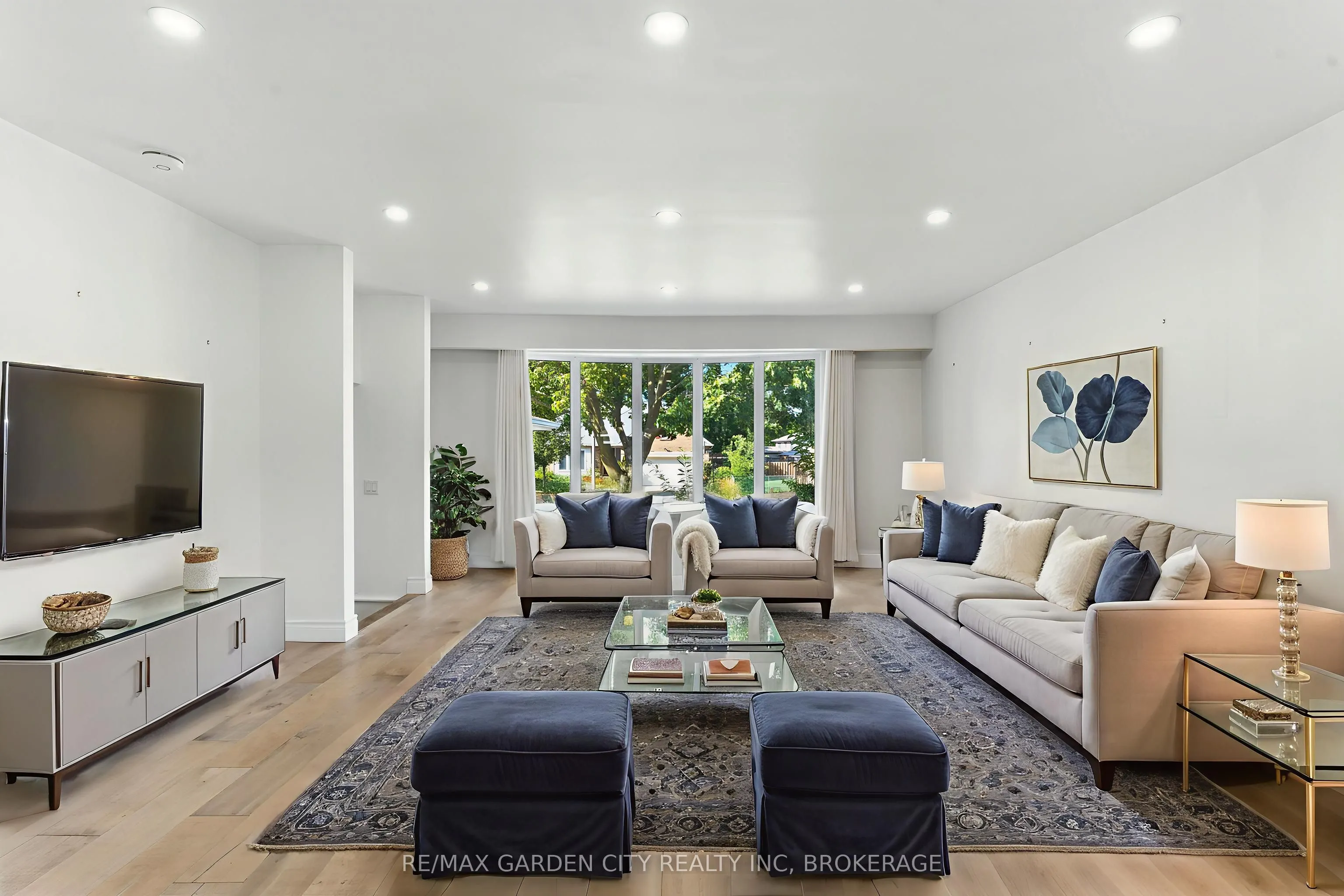 5 Woodgarden Court