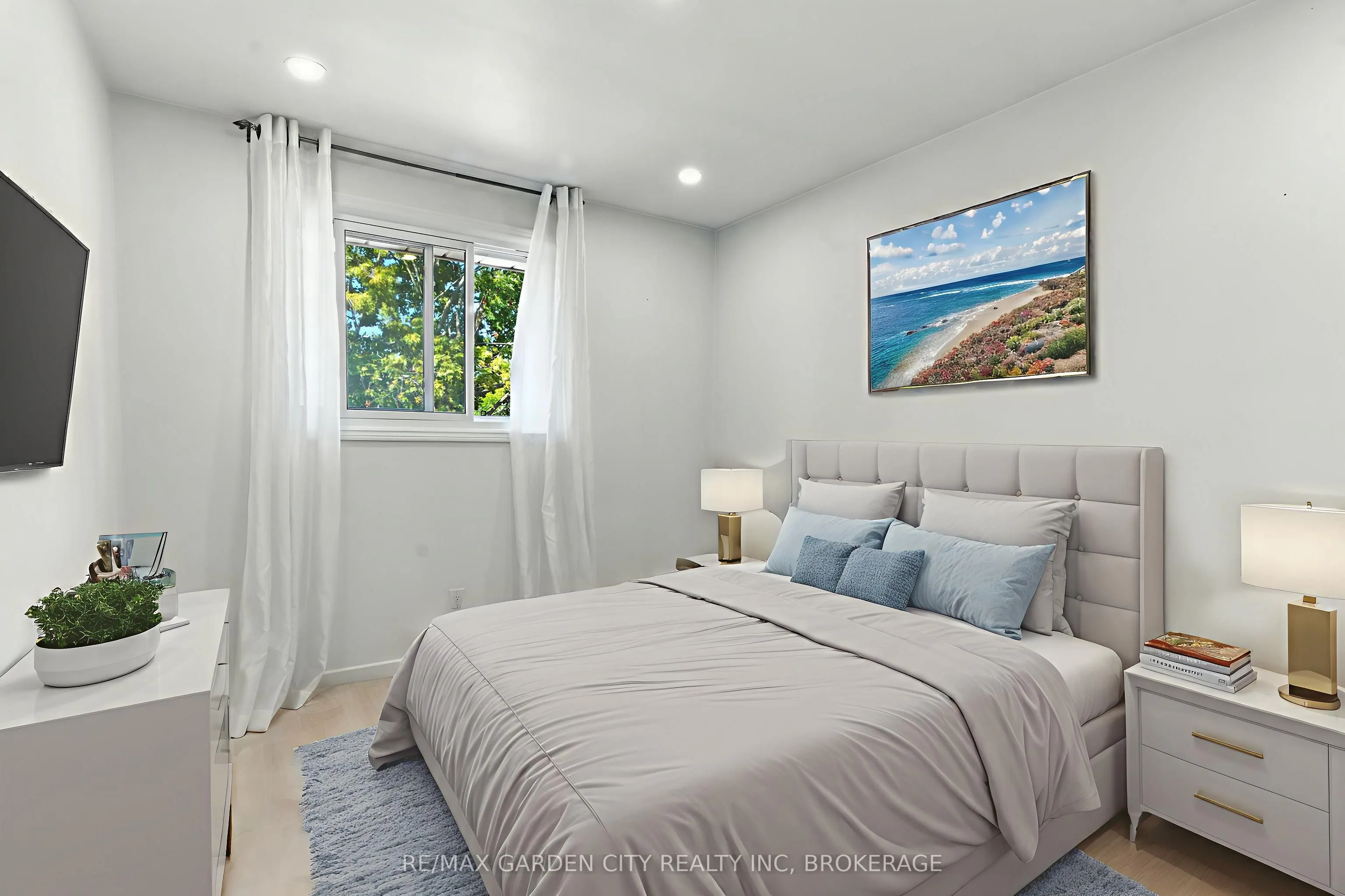5 Woodgarden Court
