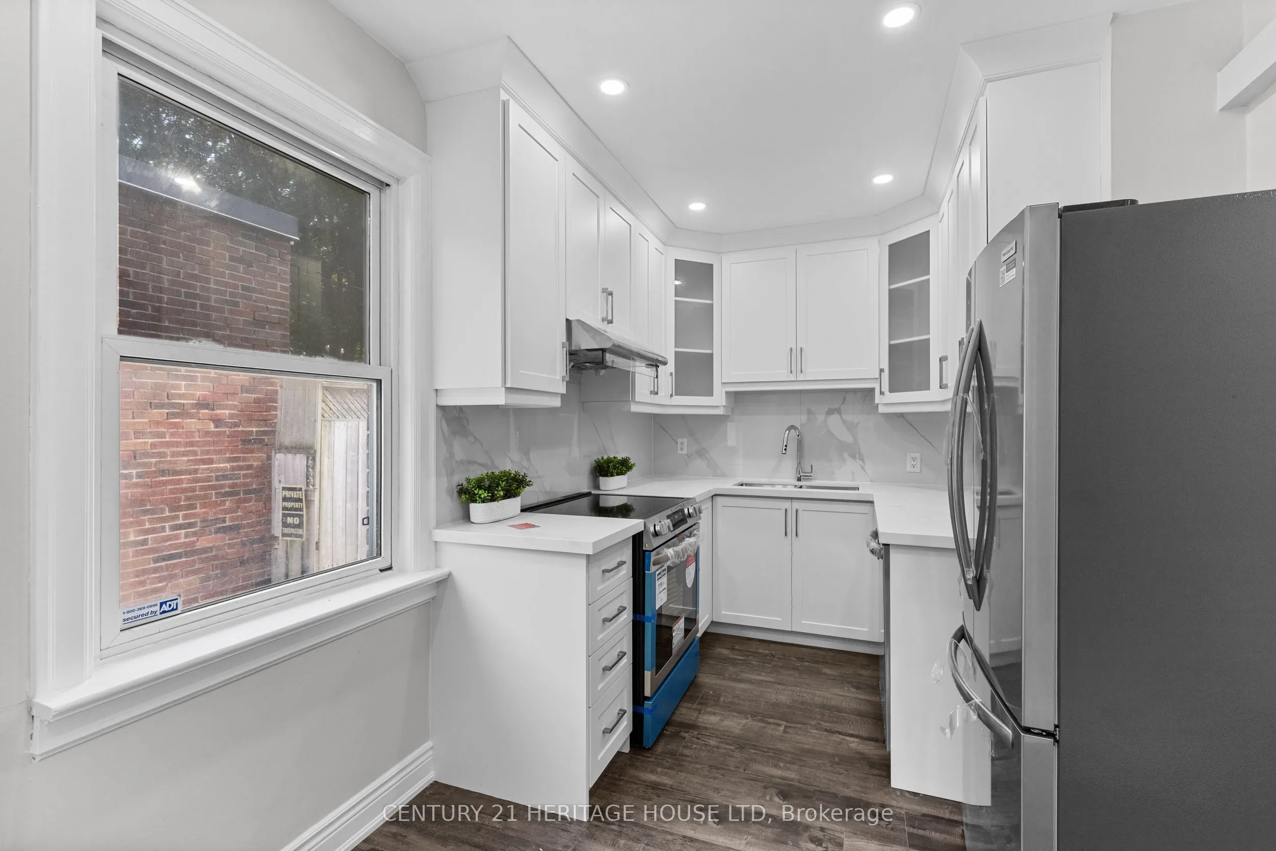 181 Highland Road E