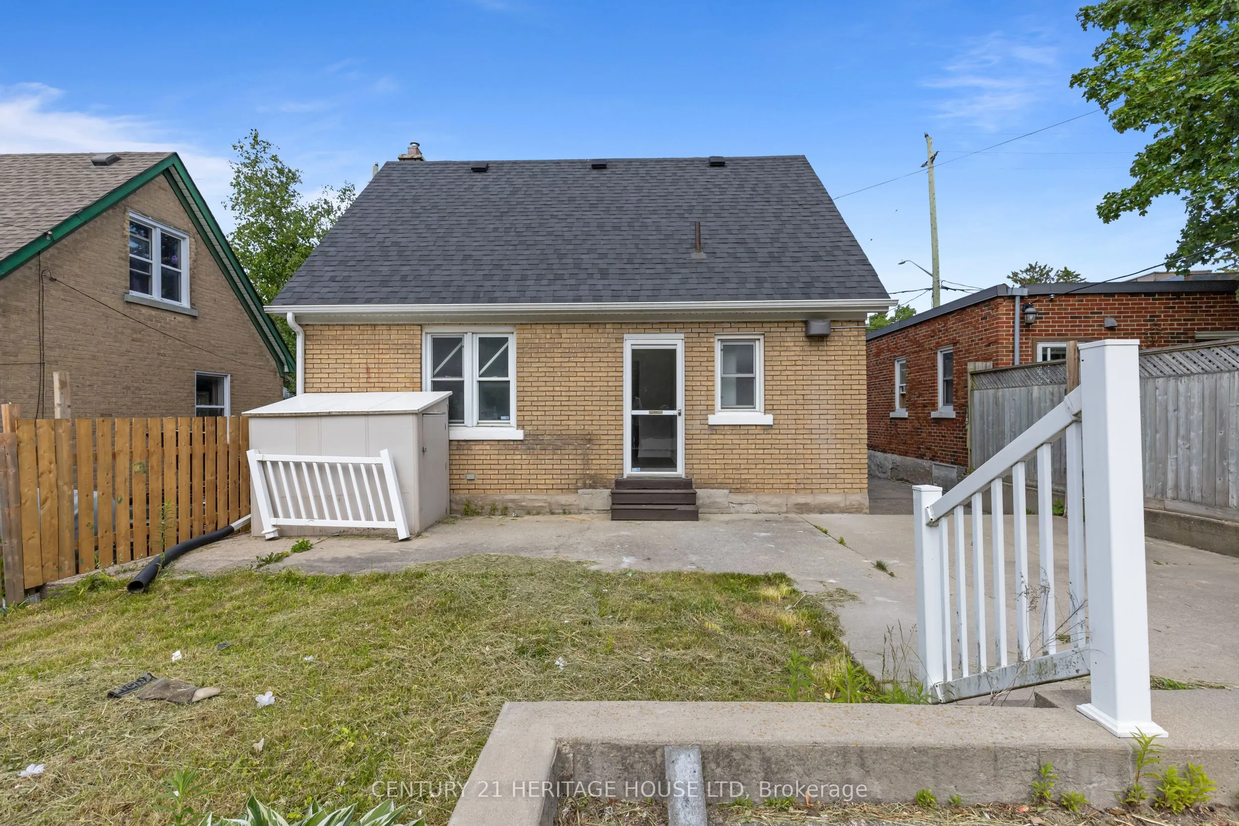 181 Highland Road E
