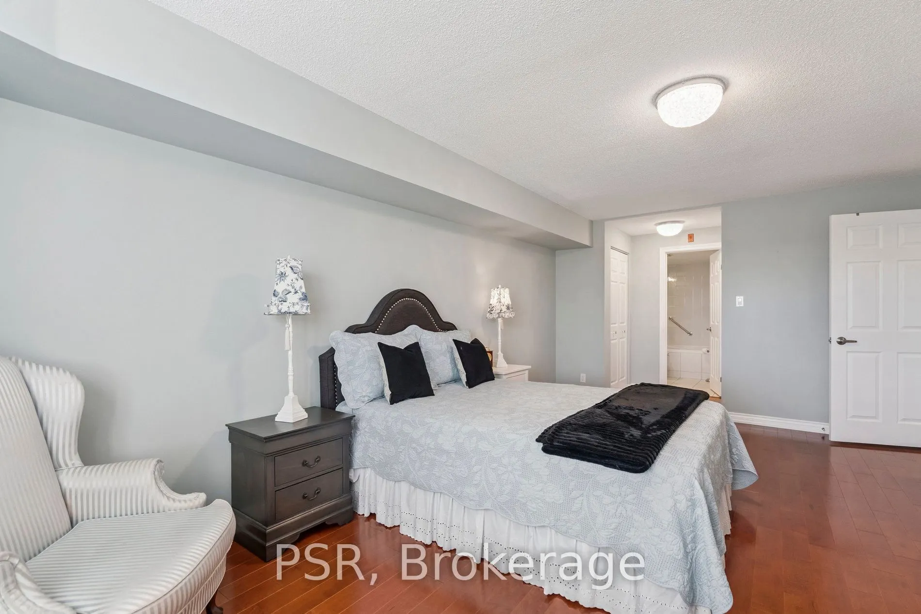 970 Golf Links Road, #302