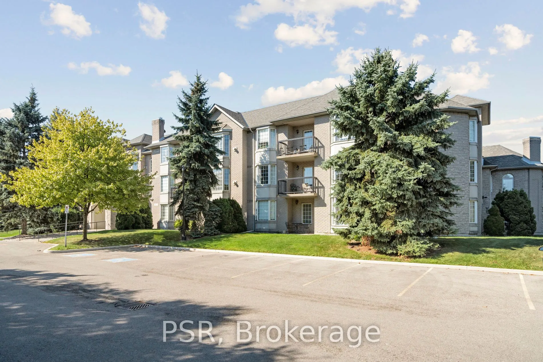 970 Golf Links Road, #302