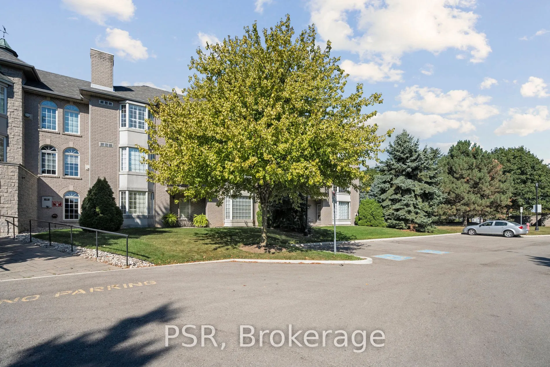 970 Golf Links Road, #302
