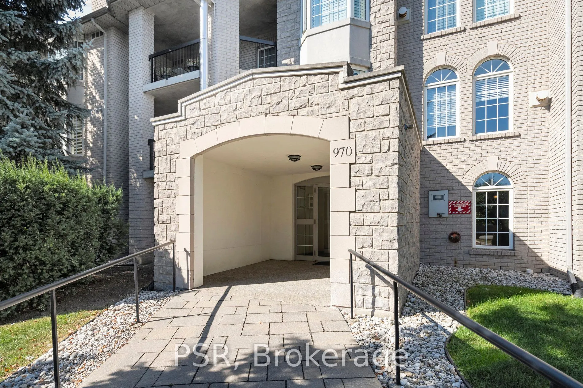 970 Golf Links Road, #302