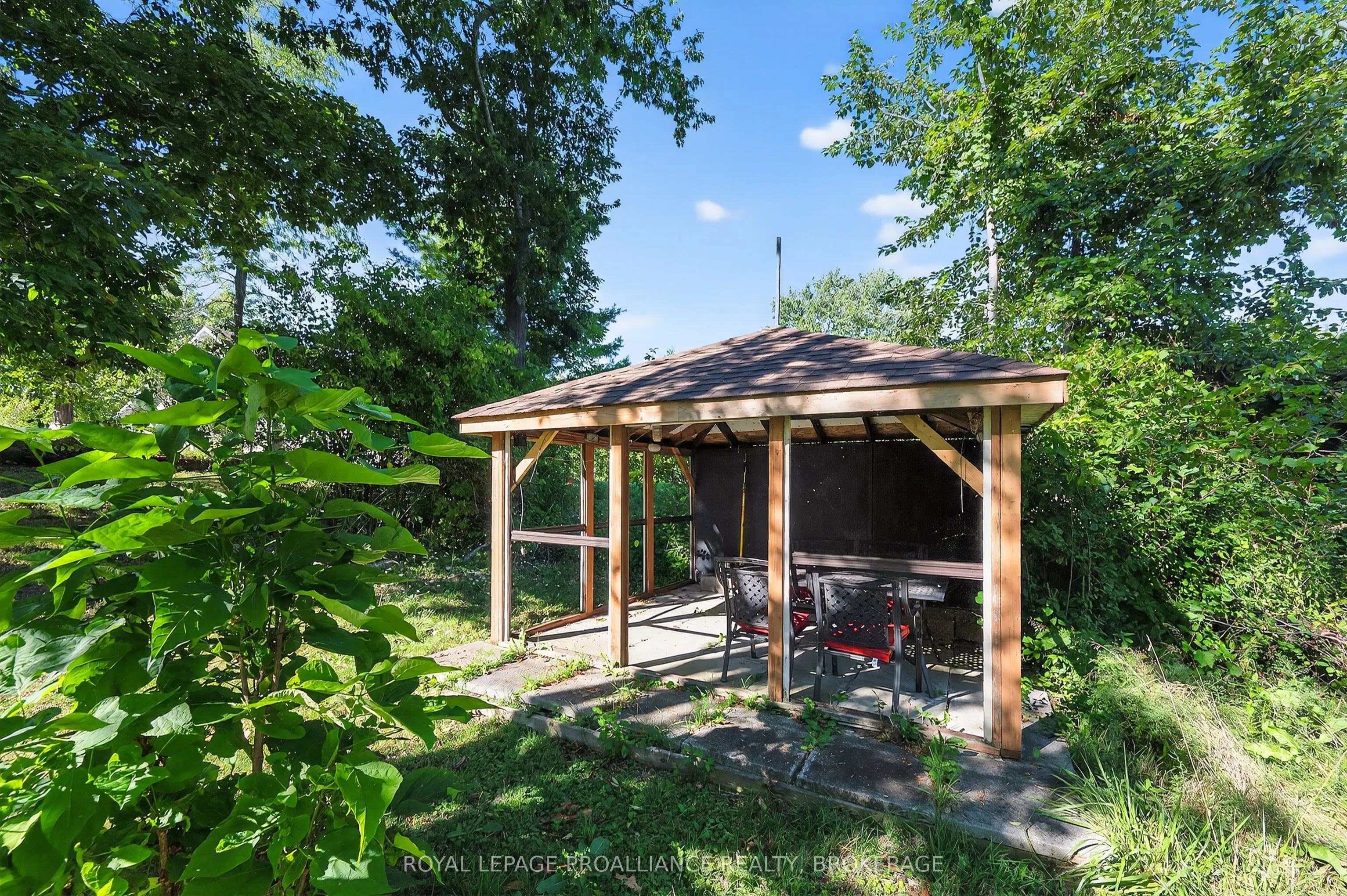 225 Johnson Bay Lane