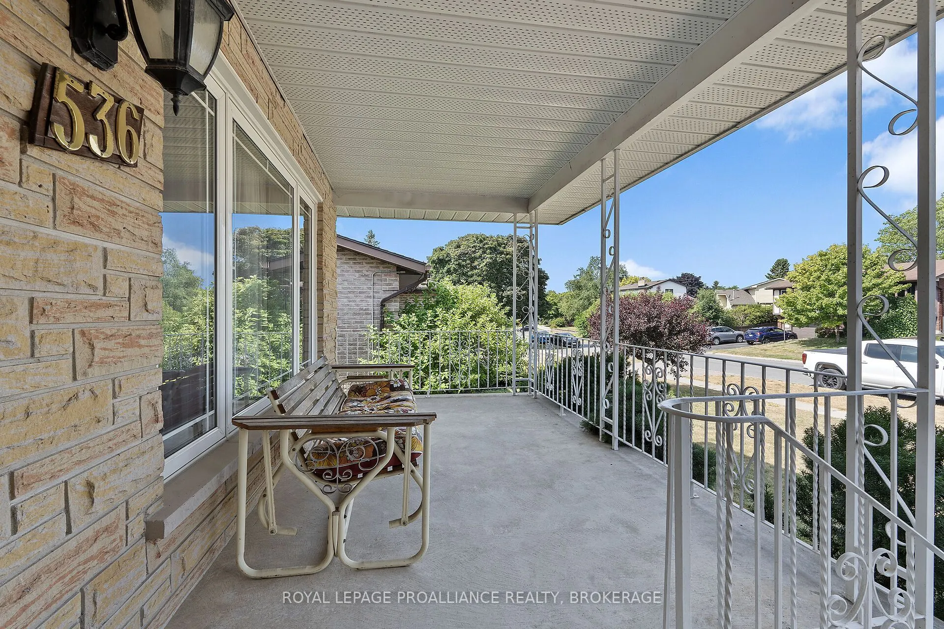 536 Braeside Crescent