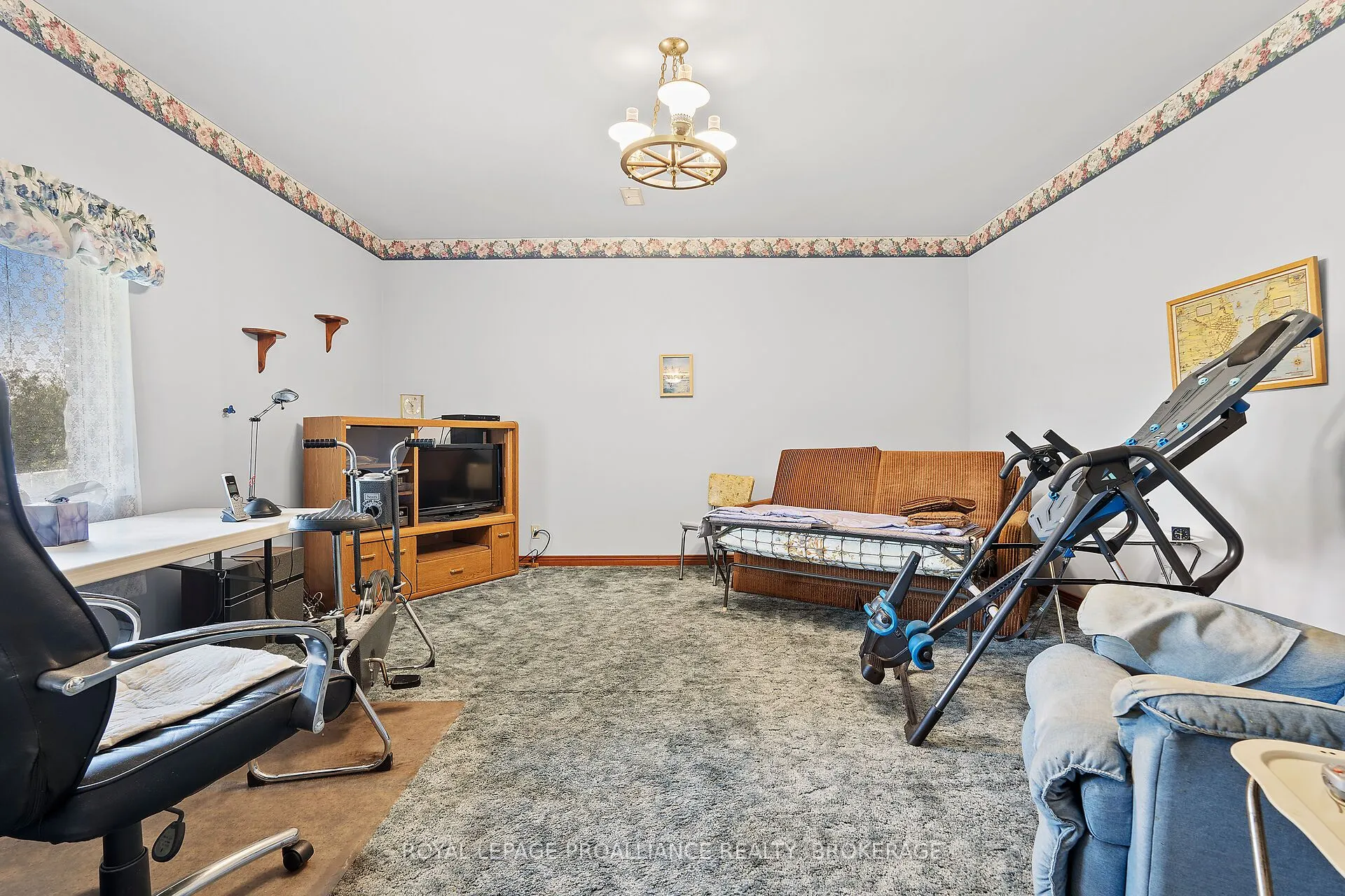 536 Braeside Crescent