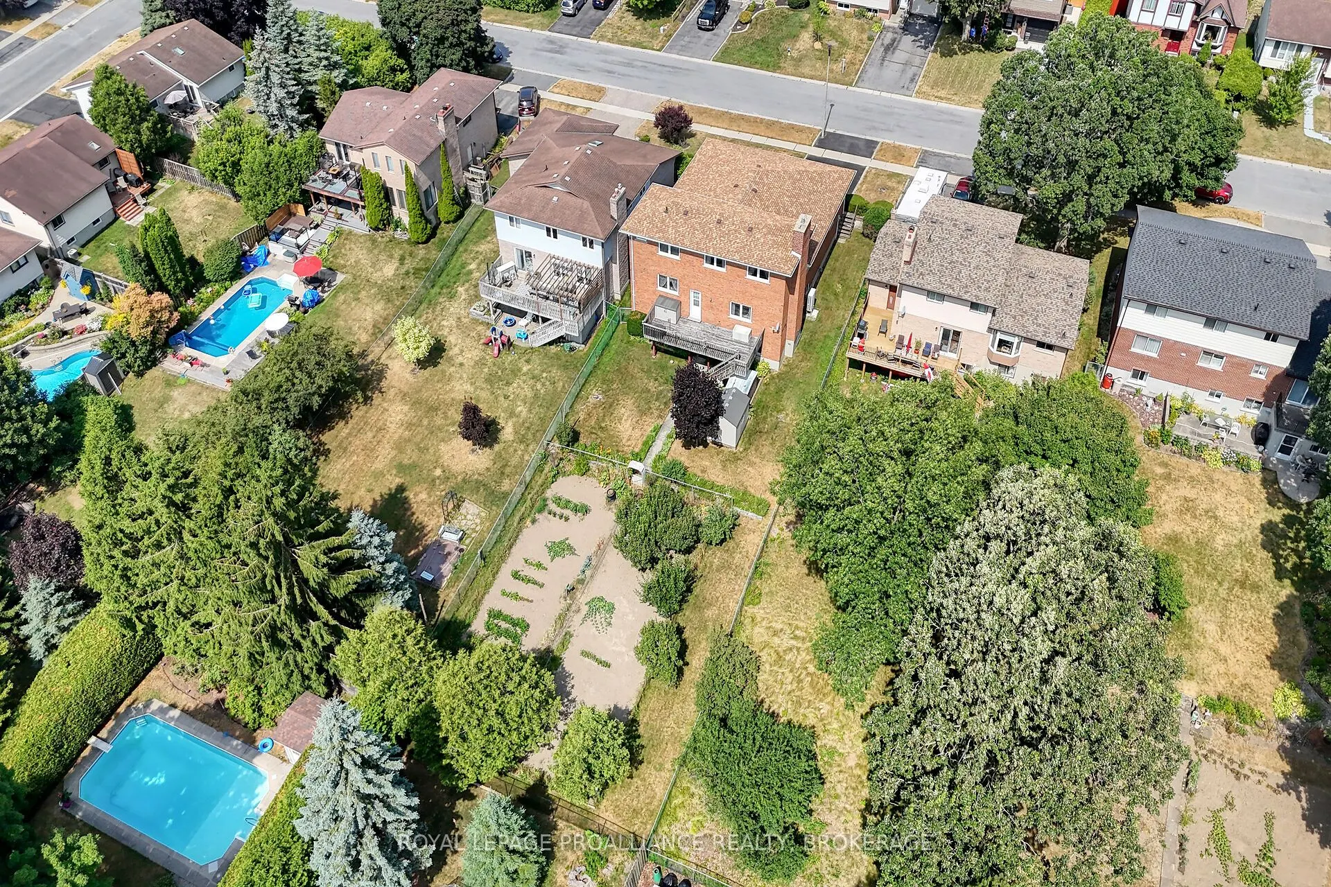 536 Braeside Crescent