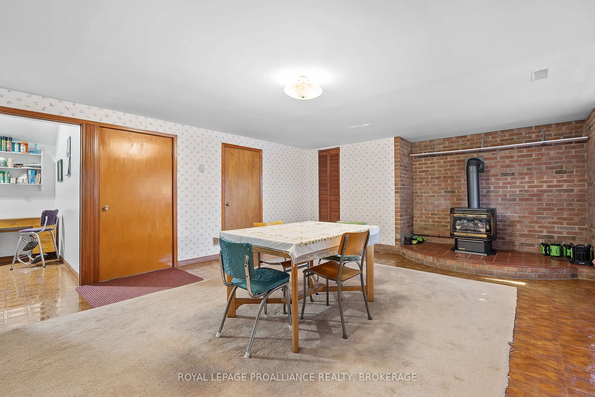 536 Braeside Crescent