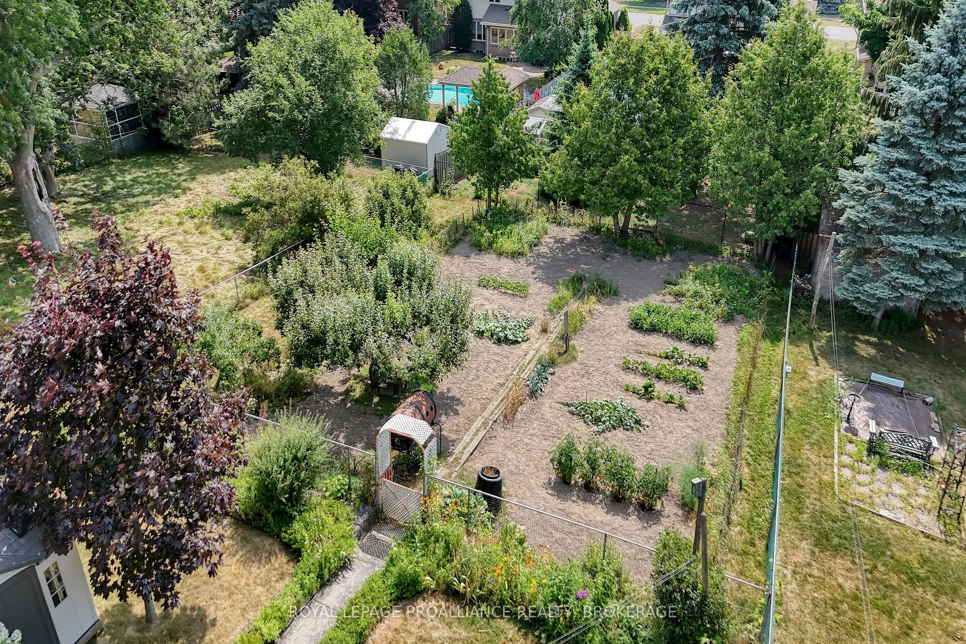536 Braeside Crescent